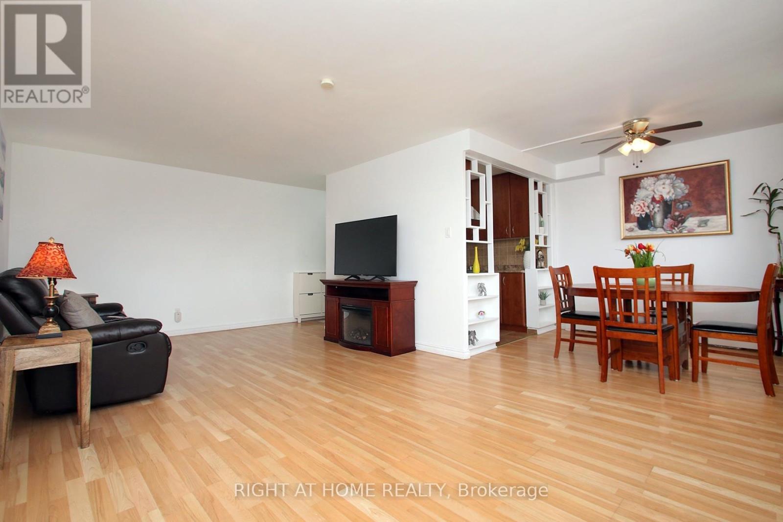 301 - 59 Neptune Drive, Toronto, Ontario  M6A 1X2 - Photo 8 - C12135960