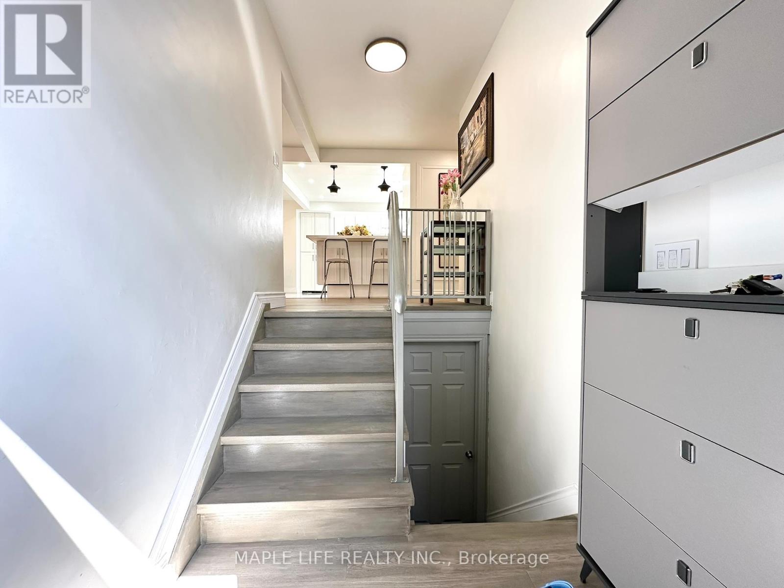 92 Rameau Drive, Toronto, Ontario  M2H 1T9 - Photo 4 - C12135963