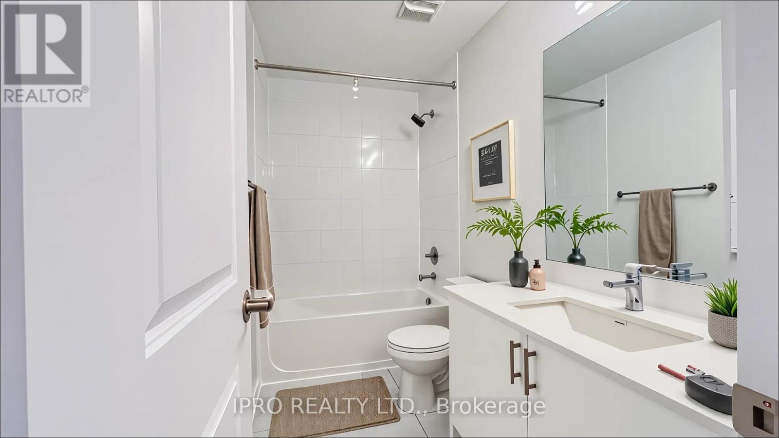 1818 Donald Cousens Parkway, Markham (Cornell), Ontario  L6B 0V5 - Photo 9 - N12135973