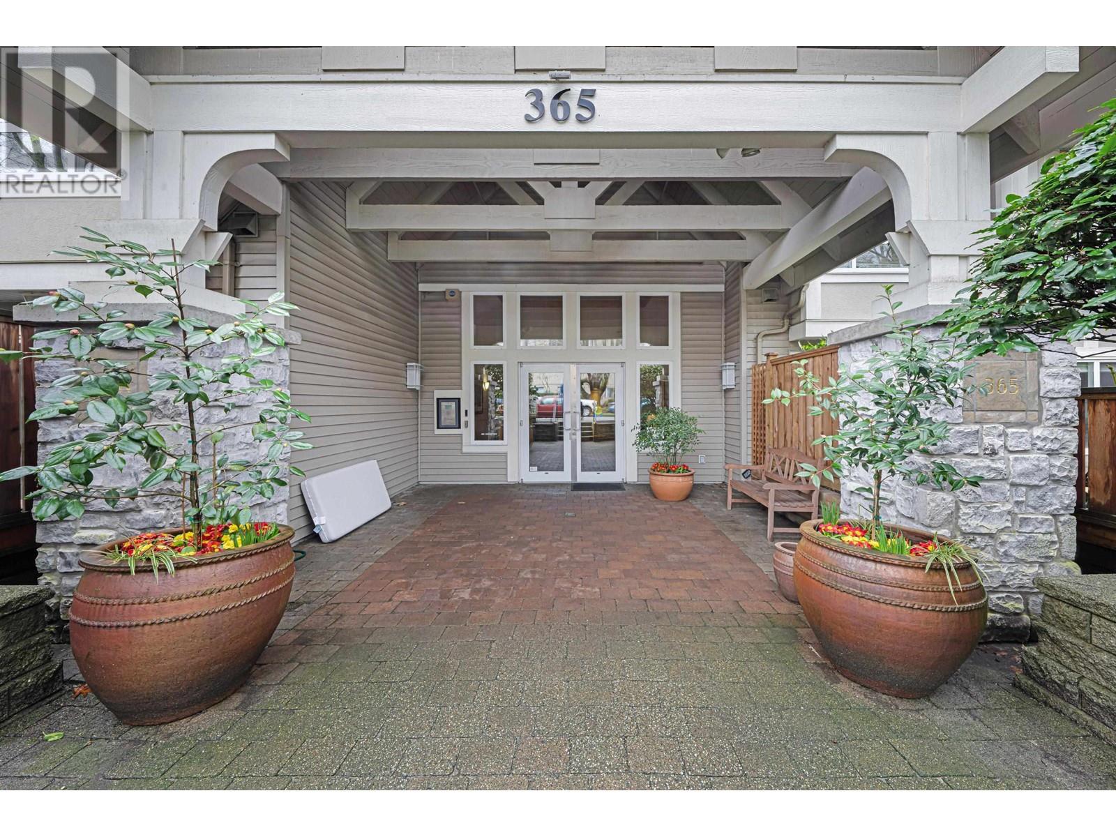 213 365 E 1st Street, North Vancouver, British Columbia  V7L 4W5 - Photo 3 - R2983586