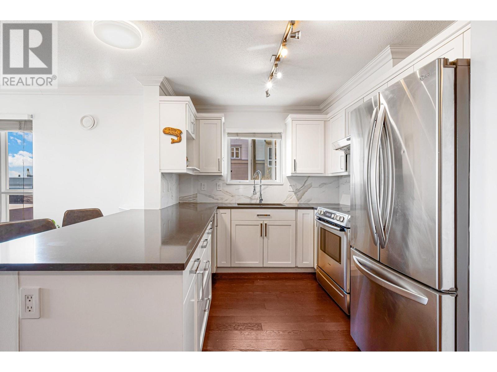 213 365 E 1st Street, North Vancouver, British Columbia  V7L 4W5 - Photo 5 - R2983586