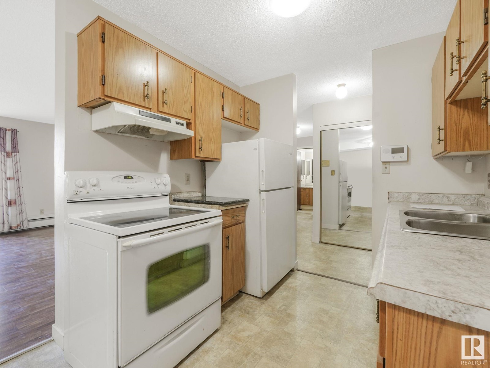 #108 1945 105 St Nw, Edmonton, Alberta  T6J 5N6 - Photo 6 - E4435395