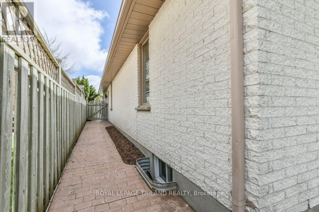 23 Derwent Road, London North, Ontario  N6G 4V8 - Photo 42 - X12135979