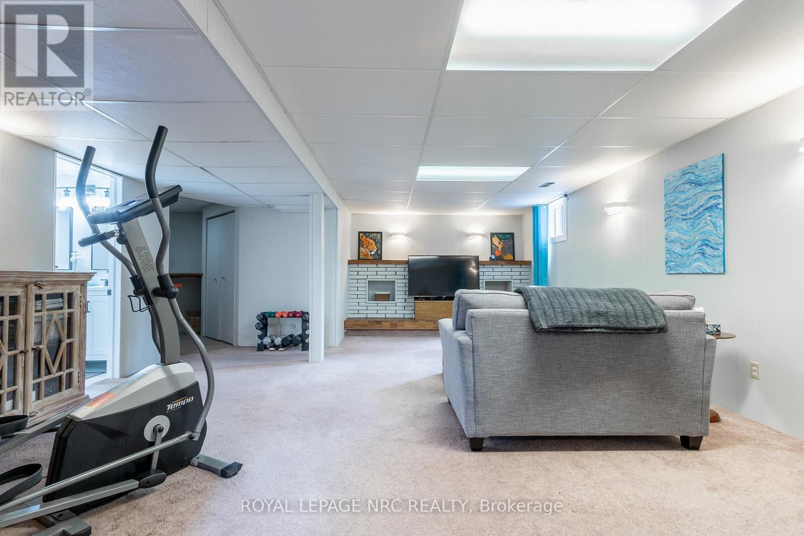 27 Forest Road, Grimsby, Ontario  L3M 2J4 - Photo 33 - X12136024