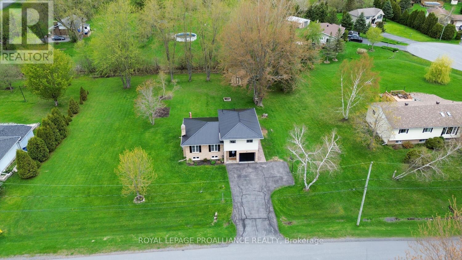 Property at 18240 LAURA AVENUE image 3