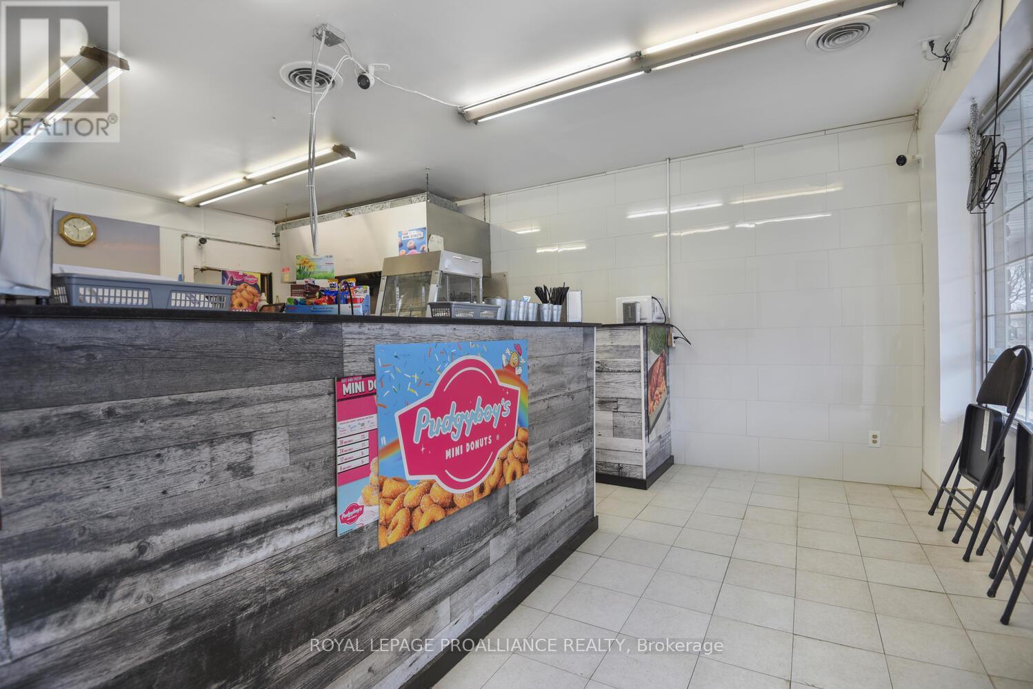 6 - 1275 Kensington Parkway, Brockville, Ontario  K6V 6C3 - Photo 4 - X12136016