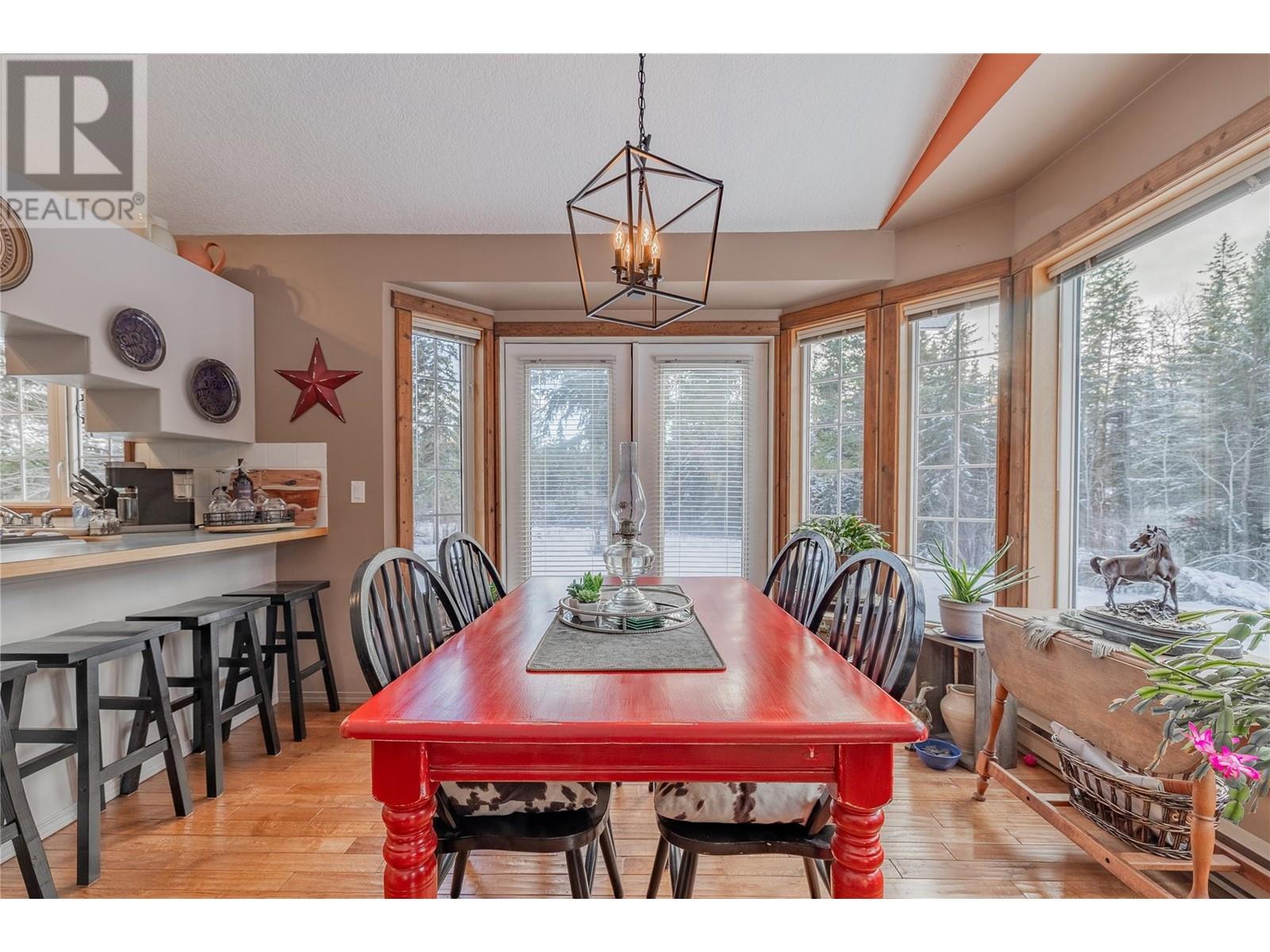 4814 Lake Road, Windermere, British Columbia  V0B 2L2 - Photo 14 - 10332025