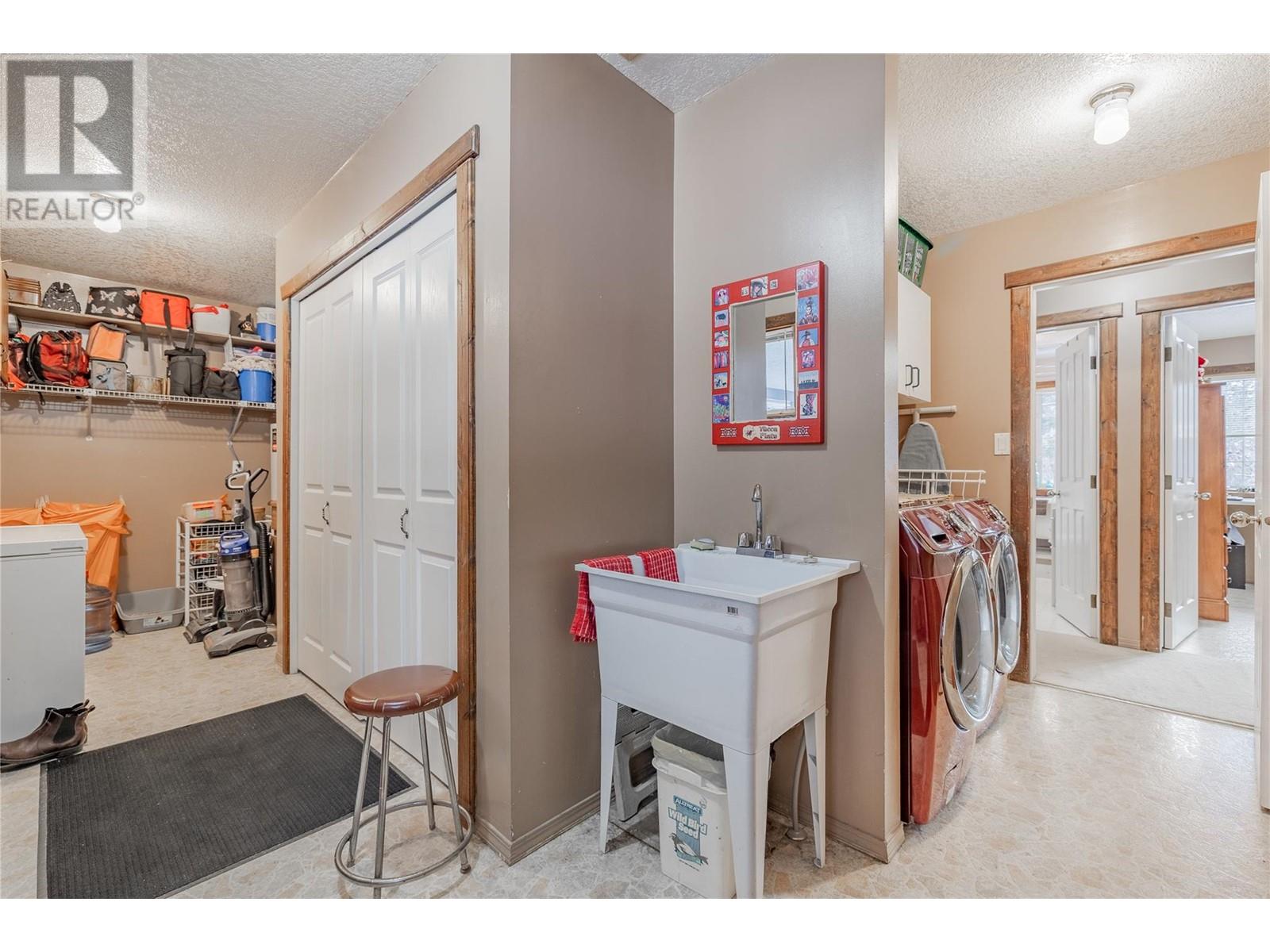 4814 Lake Road, Windermere, British Columbia  V0B 2L2 - Photo 22 - 10332025