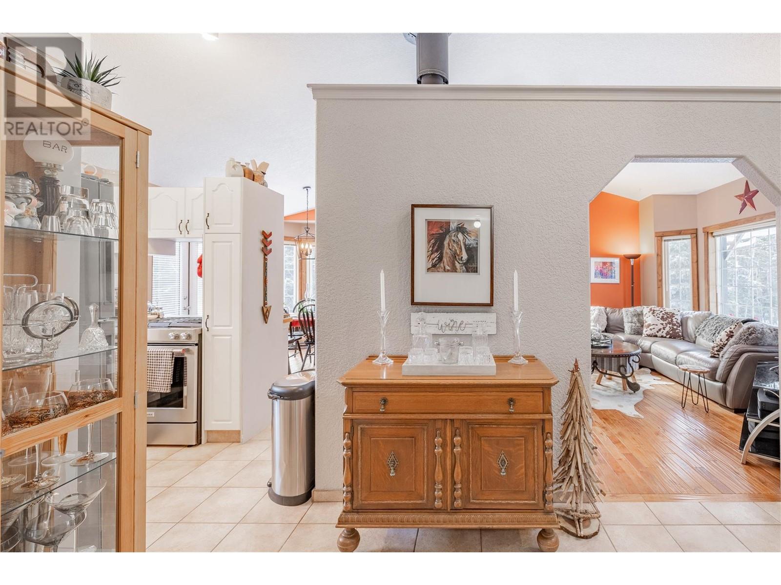 4814 Lake Road, Windermere, British Columbia  V0B 2L2 - Photo 28 - 10332025