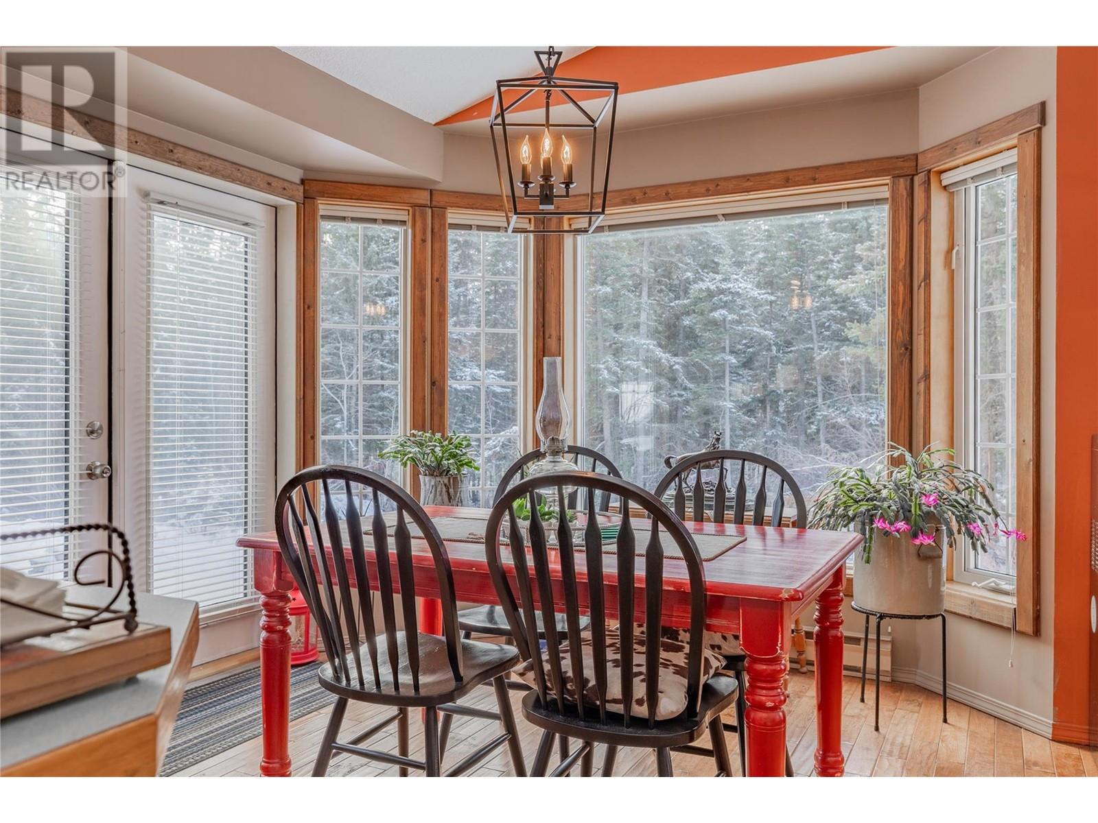 4814 Lake Road, Windermere, British Columbia  V0B 2L2 - Photo 16 - 10332025