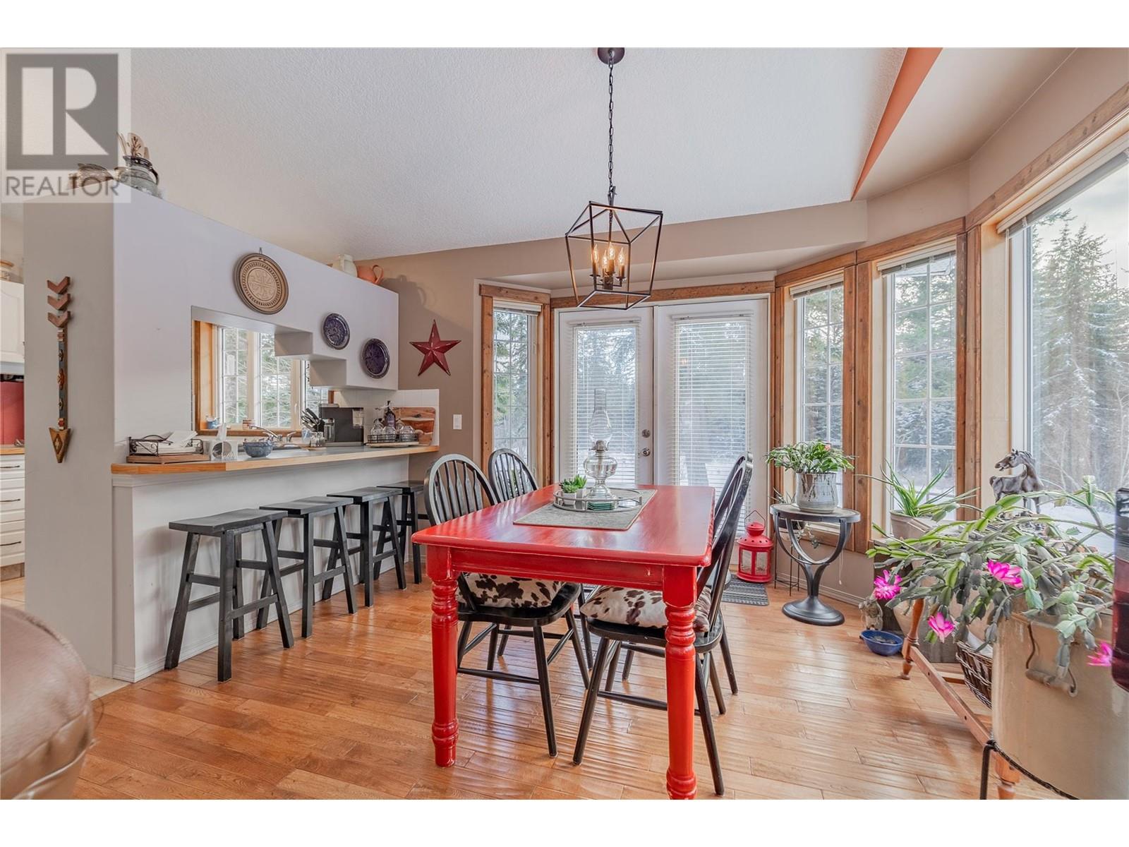 4814 Lake Road, Windermere, British Columbia  V0B 2L2 - Photo 10 - 10332025
