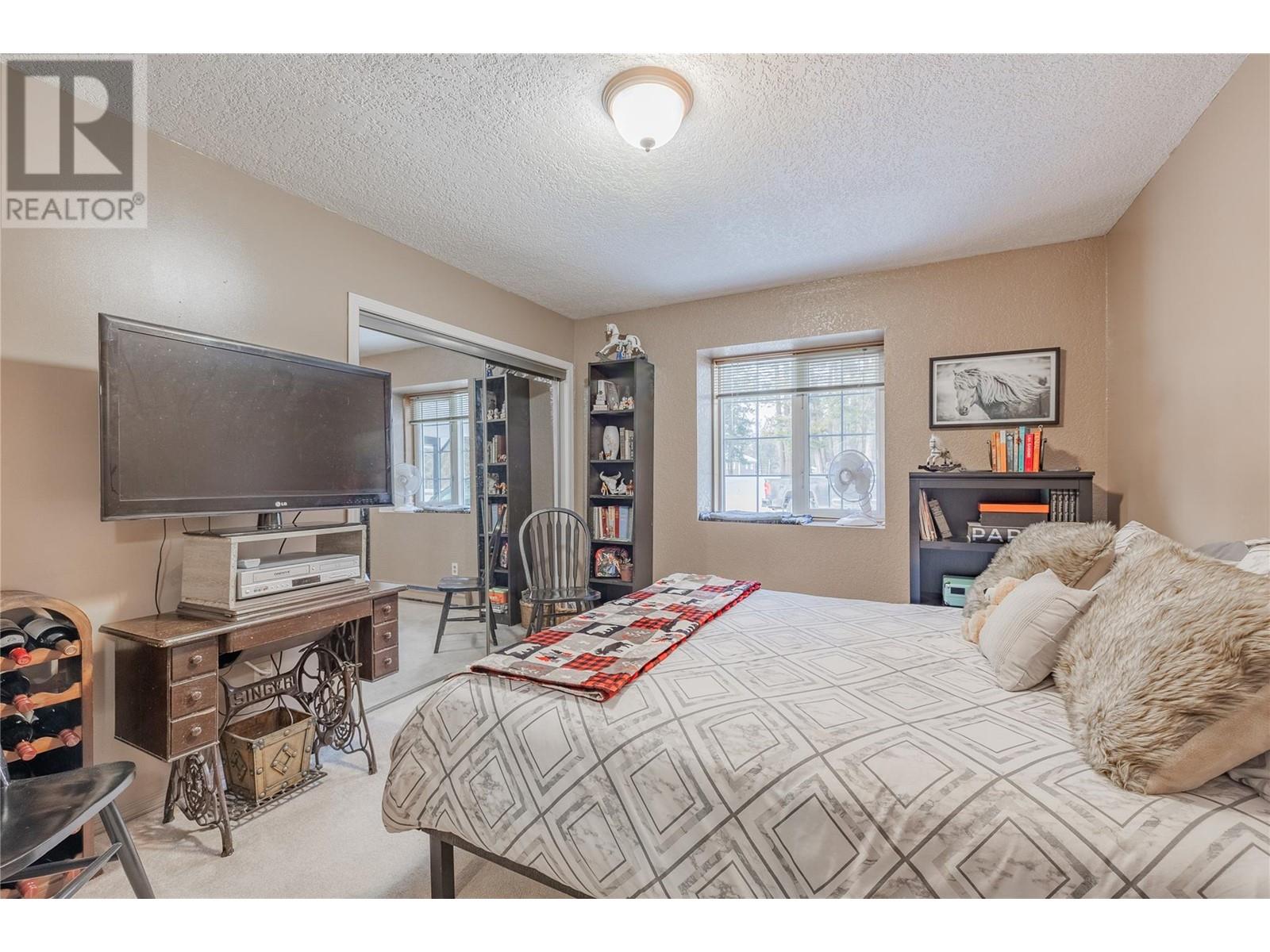 4814 Lake Road, Windermere, British Columbia  V0B 2L2 - Photo 8 - 10332025