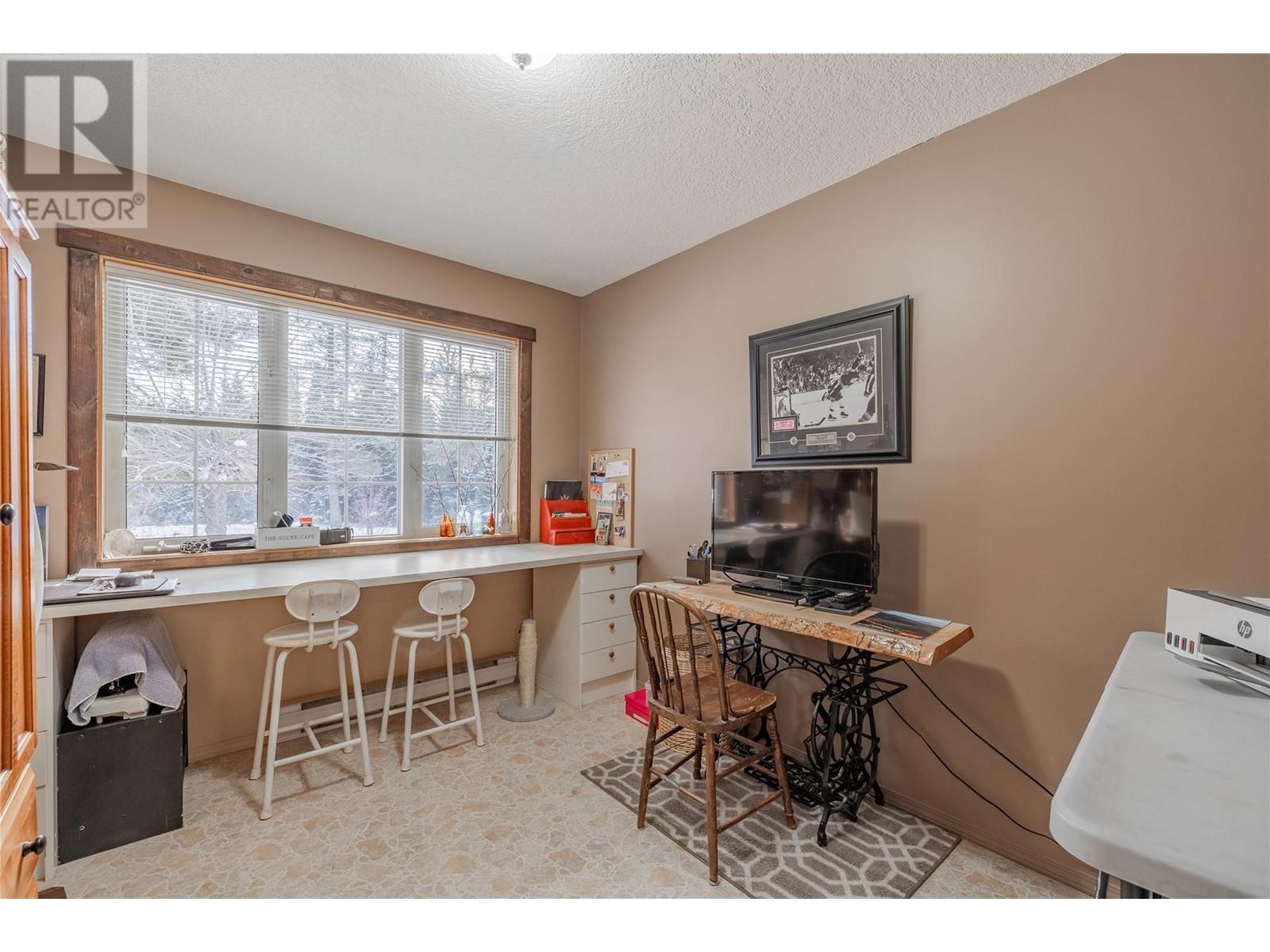 4814 Lake Road, Windermere, British Columbia  V0B 2L2 - Photo 21 - 10332025