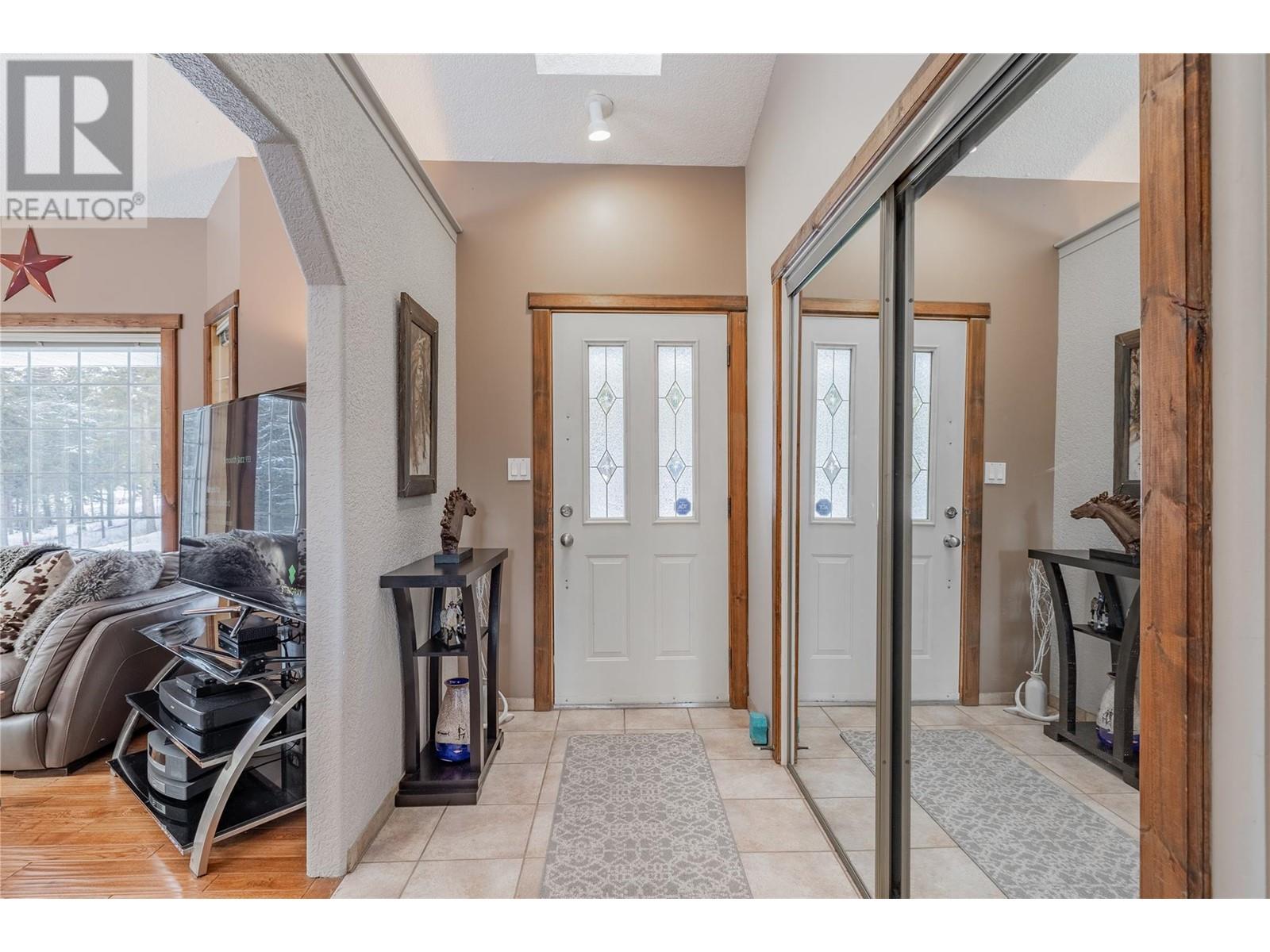 4814 Lake Road, Windermere, British Columbia  V0B 2L2 - Photo 20 - 10332025