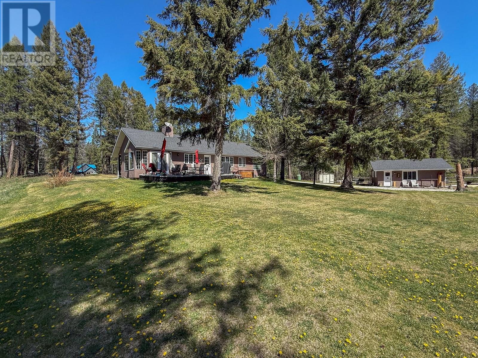 4814 Lake Road, Windermere, British Columbia  V0B 2L2 - Photo 5 - 10332025