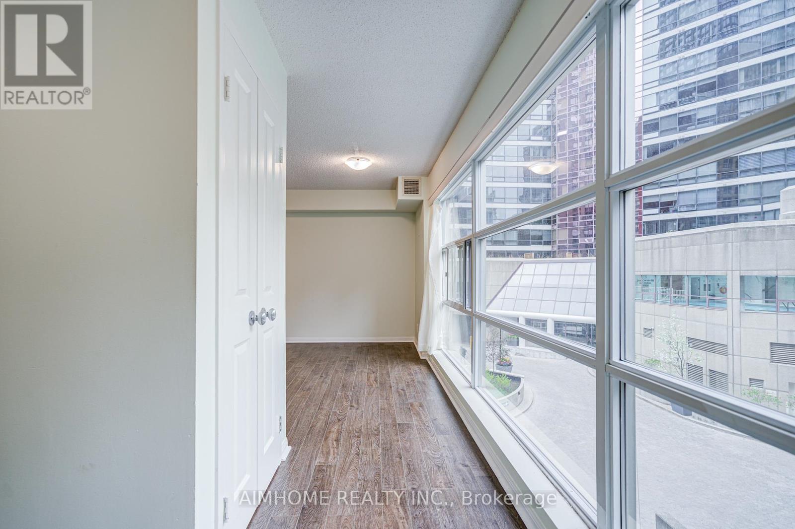 306 - 11 St. Joseph Street, Toronto, Ontario  M4Y 3G4 - Photo 8 - C12136011