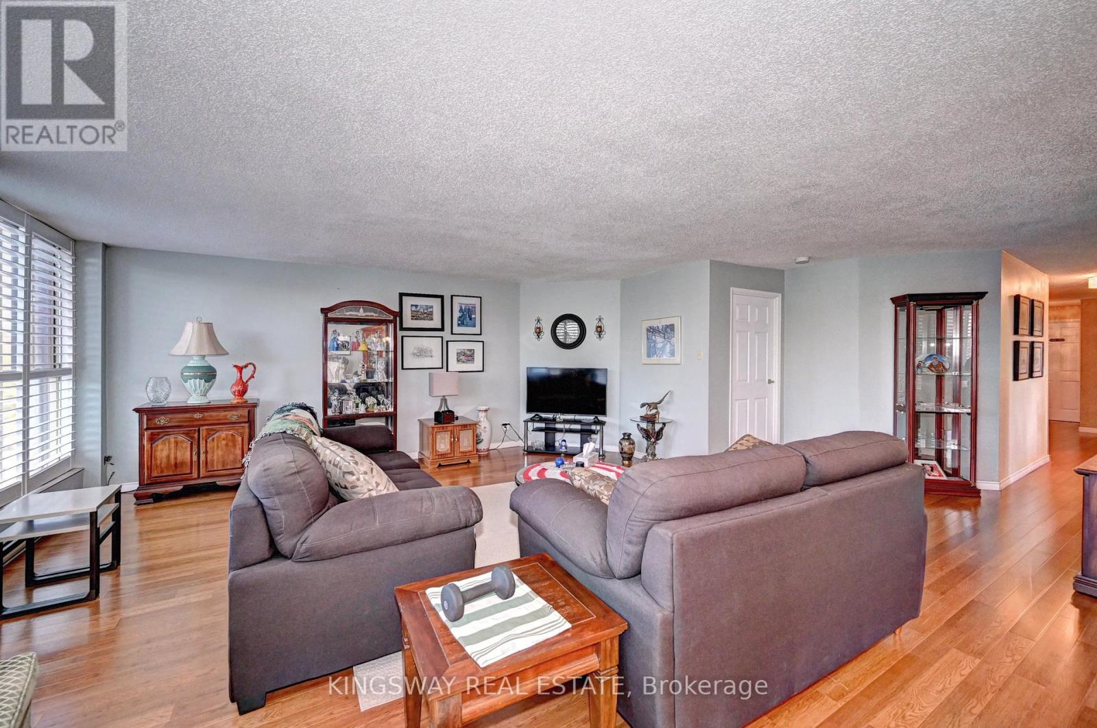 401 - 24 Marilyn Drive N, Guelph, Ontario  N1H 8E9 - Photo 15 - X12136017