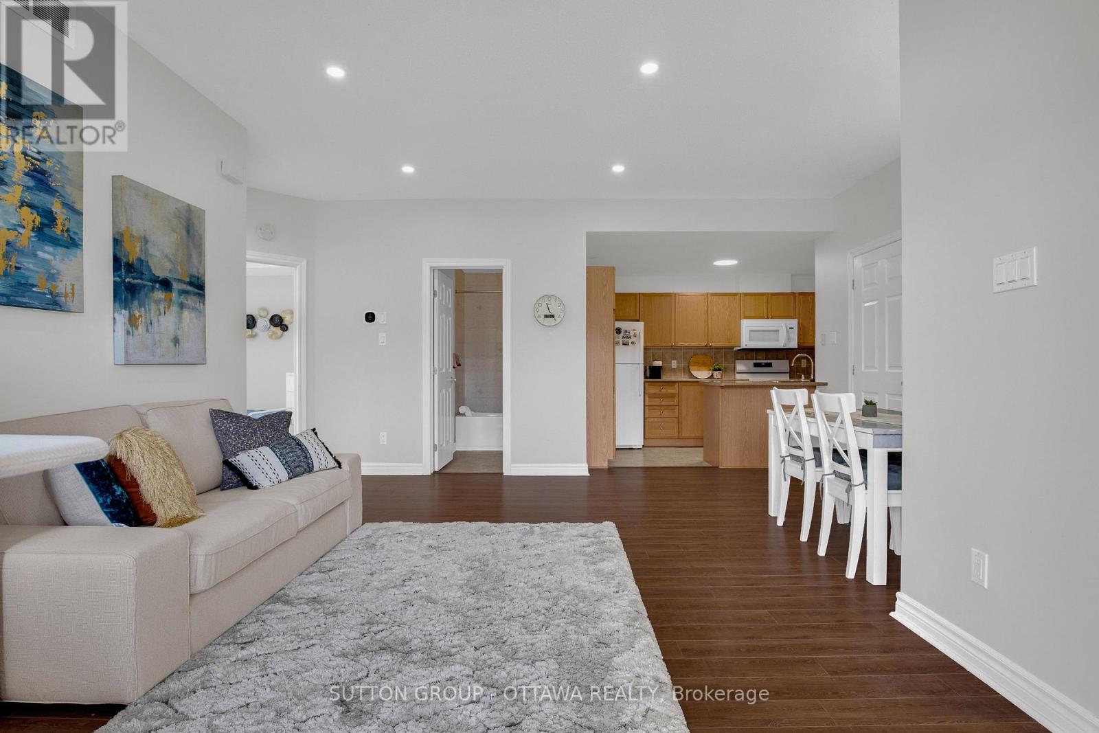 F - 241 Crestway Drive, Ottawa, Ontario  K2G 0A9 - Photo 12 - X12136055