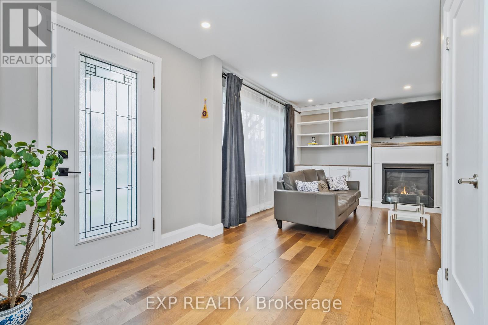 Property at 15 MANCHESTER STREET image 2
