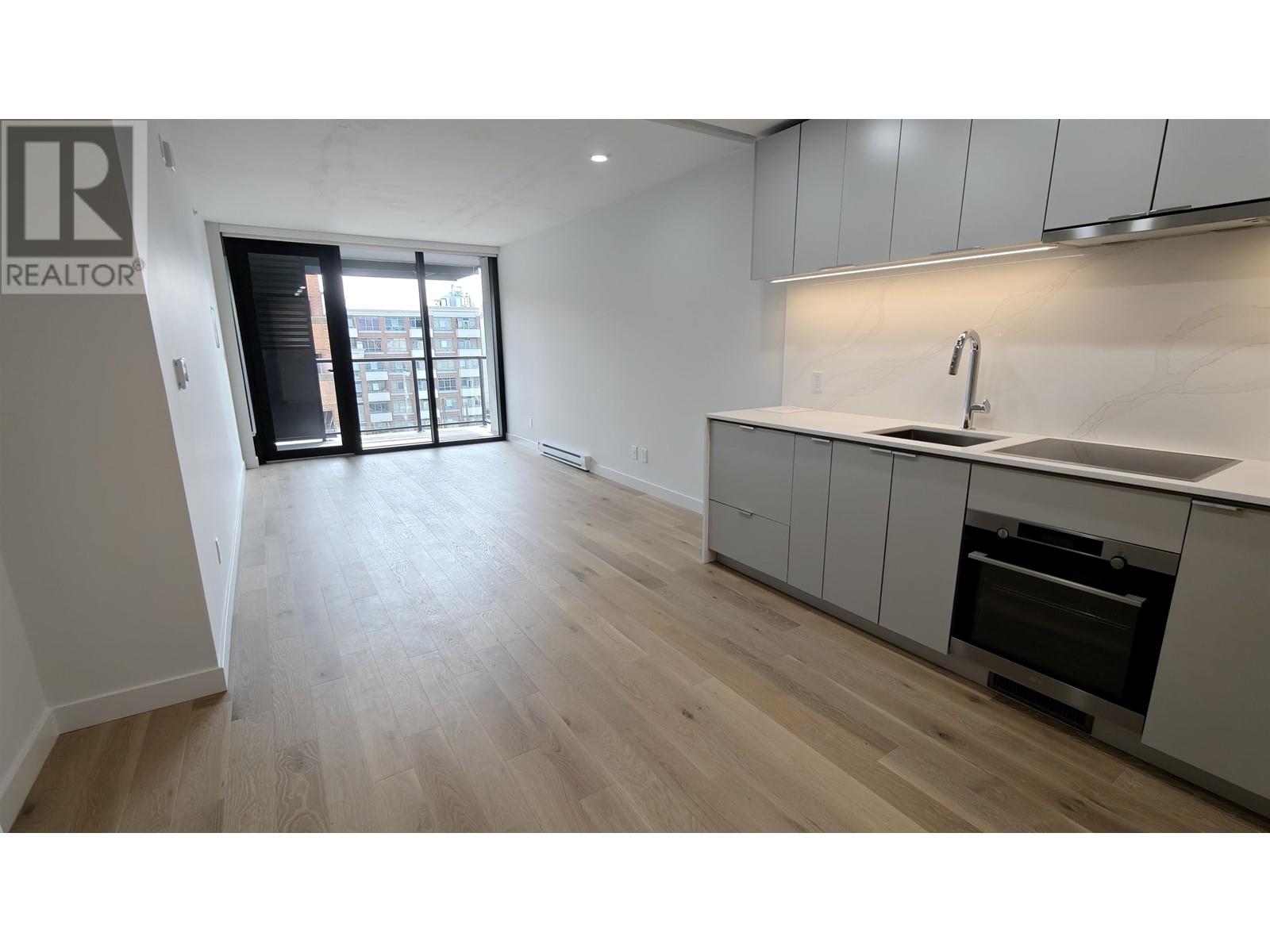 707 239 KEEFER STREET, Vancouver, British Columbia