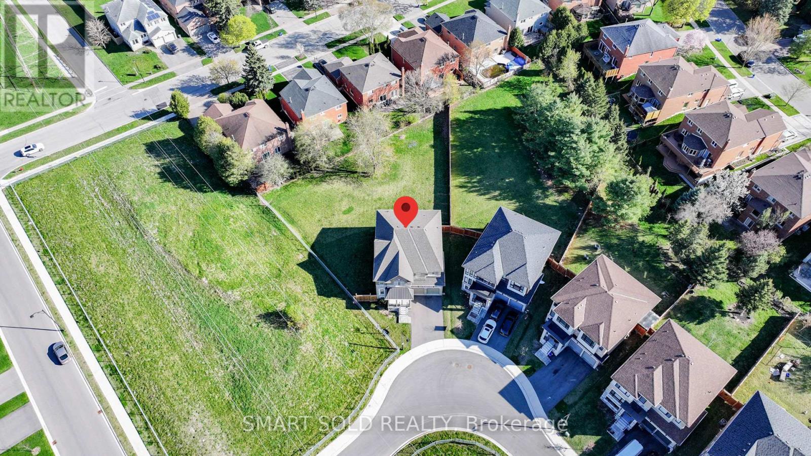 Property at 51 BETHPAGE CRESCENT image 4
