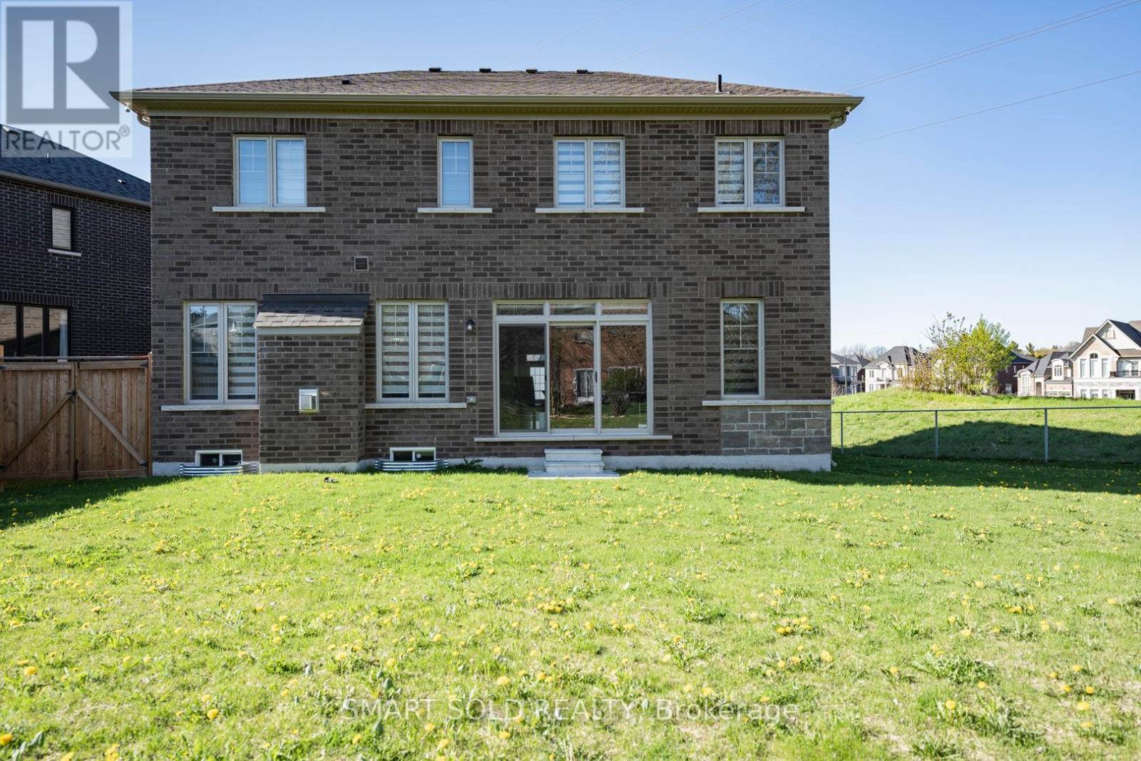 51 Bethpage Crescent, Newmarket, Ontario  L3X 0M4 - Photo 46 - N12136051