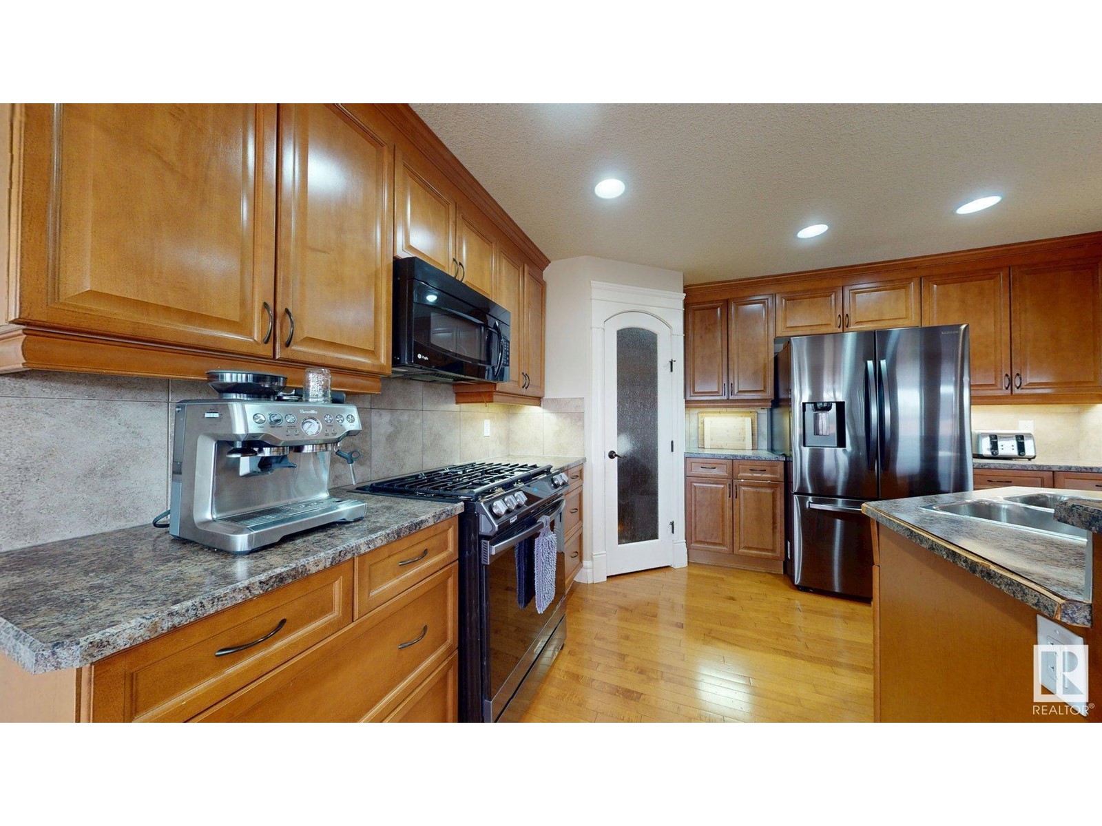 Property at 4224 157 AV NW NW image 5