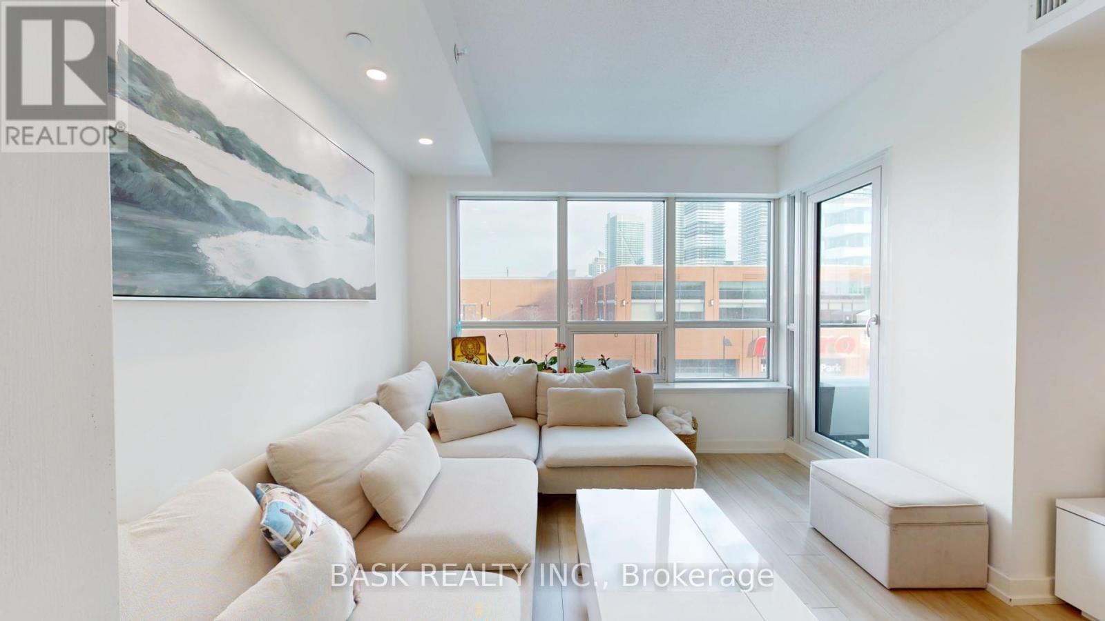 406 - 2220 Lake Shore Boulevard W, Toronto, Ontario  M8V 0C1 - Photo 7 - W12136050