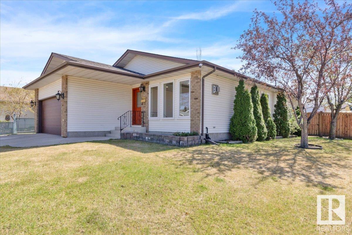 Property at 1 COACHMAN PL image 2