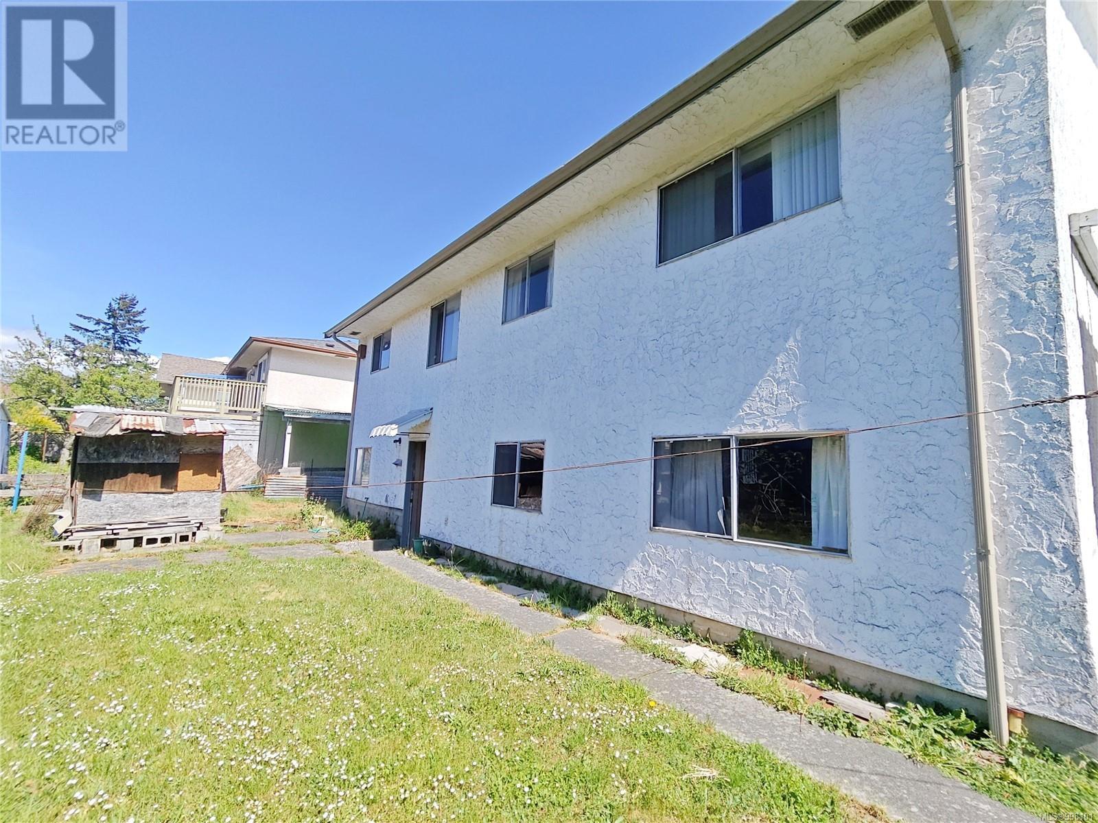 Property at 569 Sumas St image 3