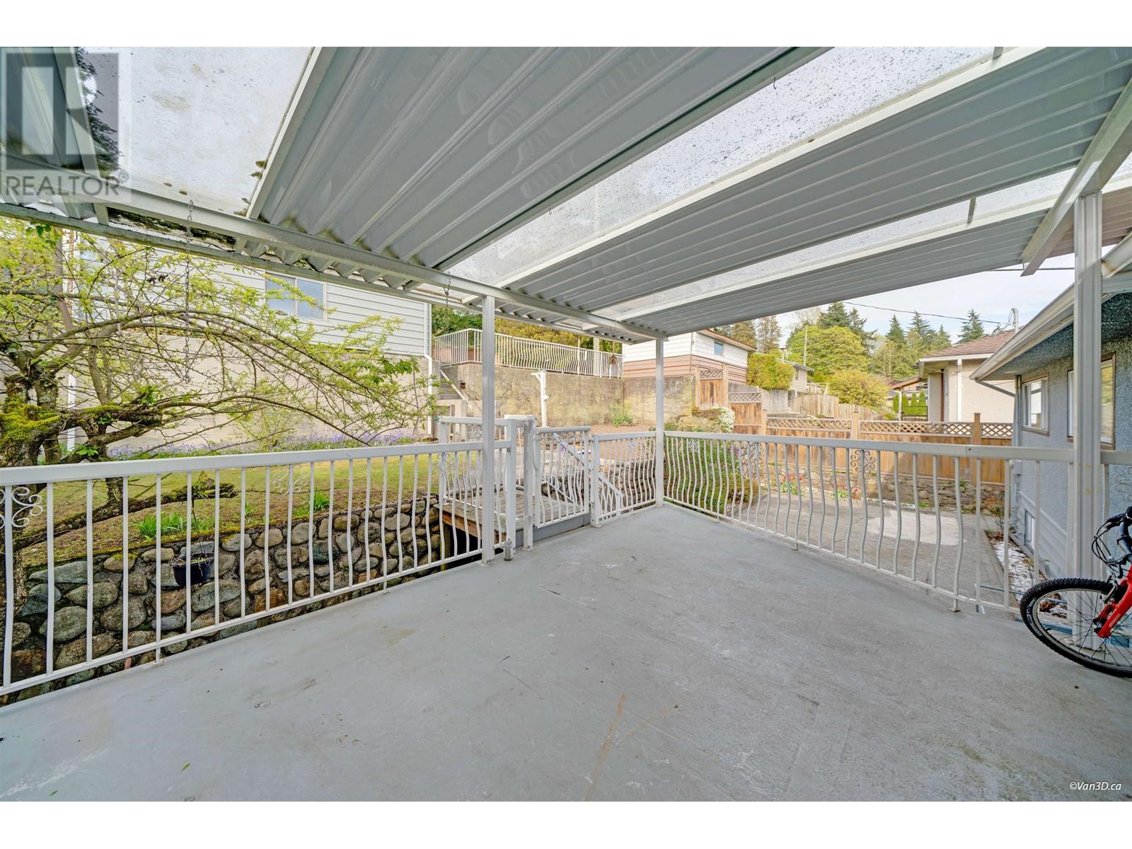 Listing Picture 14 of 18 : 4599 SUNLAND PLACE, Burnaby / 本拿比 - 魯藝地產 Yvonne Lu Group - MLS Medallion Club Member