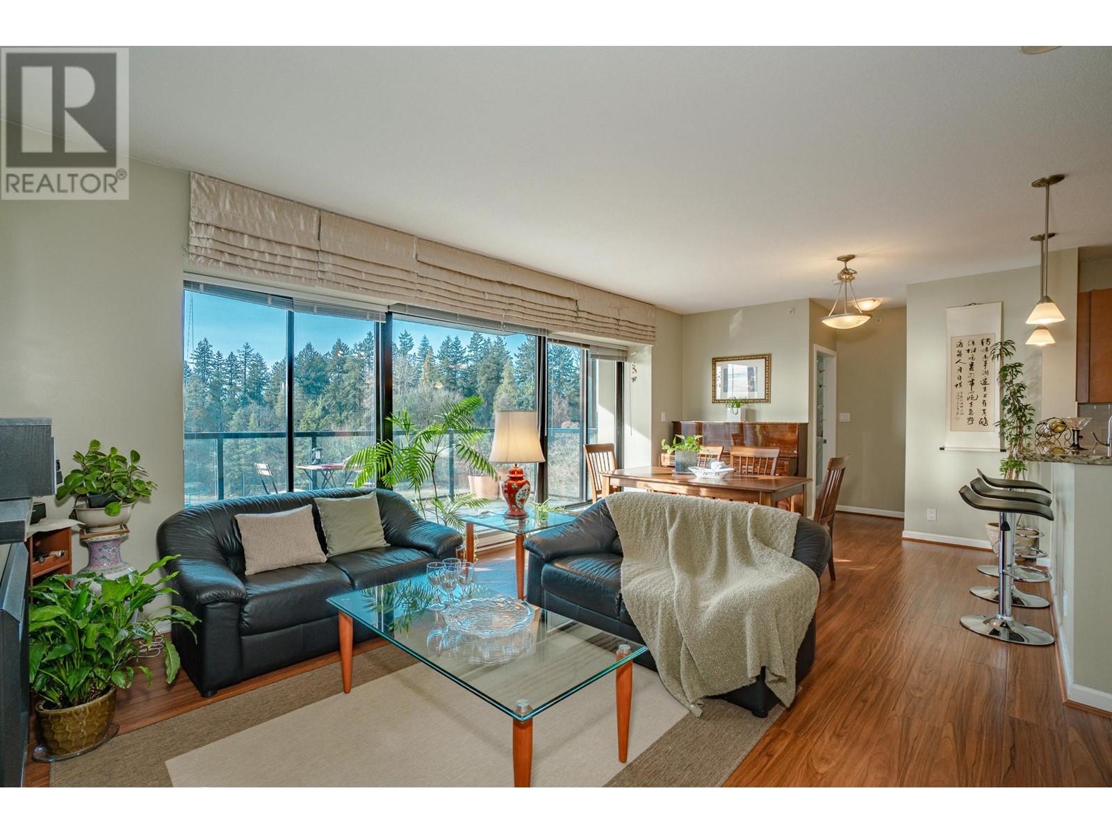 Listing Picture 3 of 27 : 1202 15 E ROYAL AVENUE, New Westminster / 新西敏 - 魯藝地產 Yvonne Lu Group - MLS Medallion Club Member