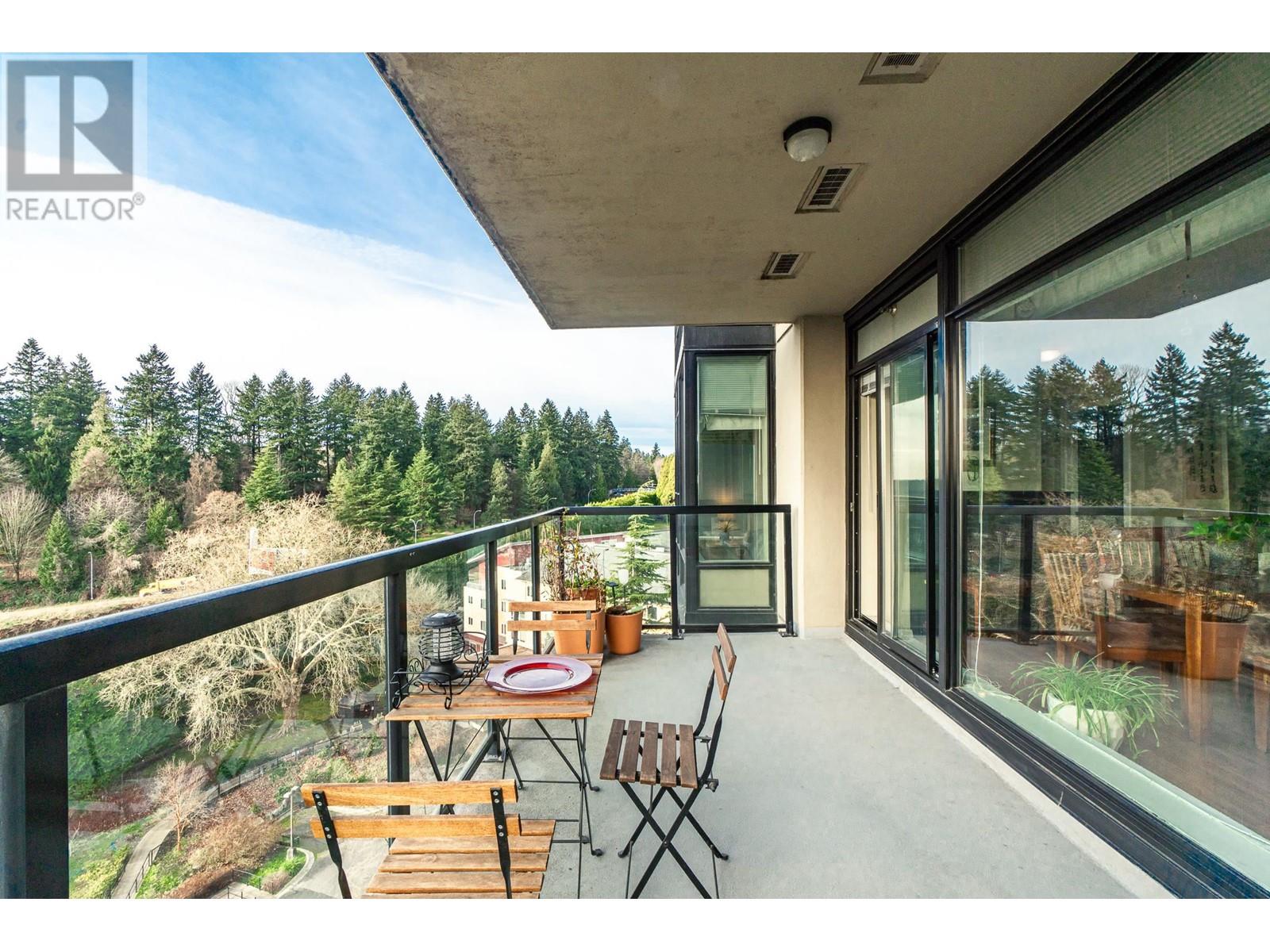 Listing Picture 19 of 27 : 1202 15 E ROYAL AVENUE, New Westminster / 新西敏 - 魯藝地產 Yvonne Lu Group - MLS Medallion Club Member