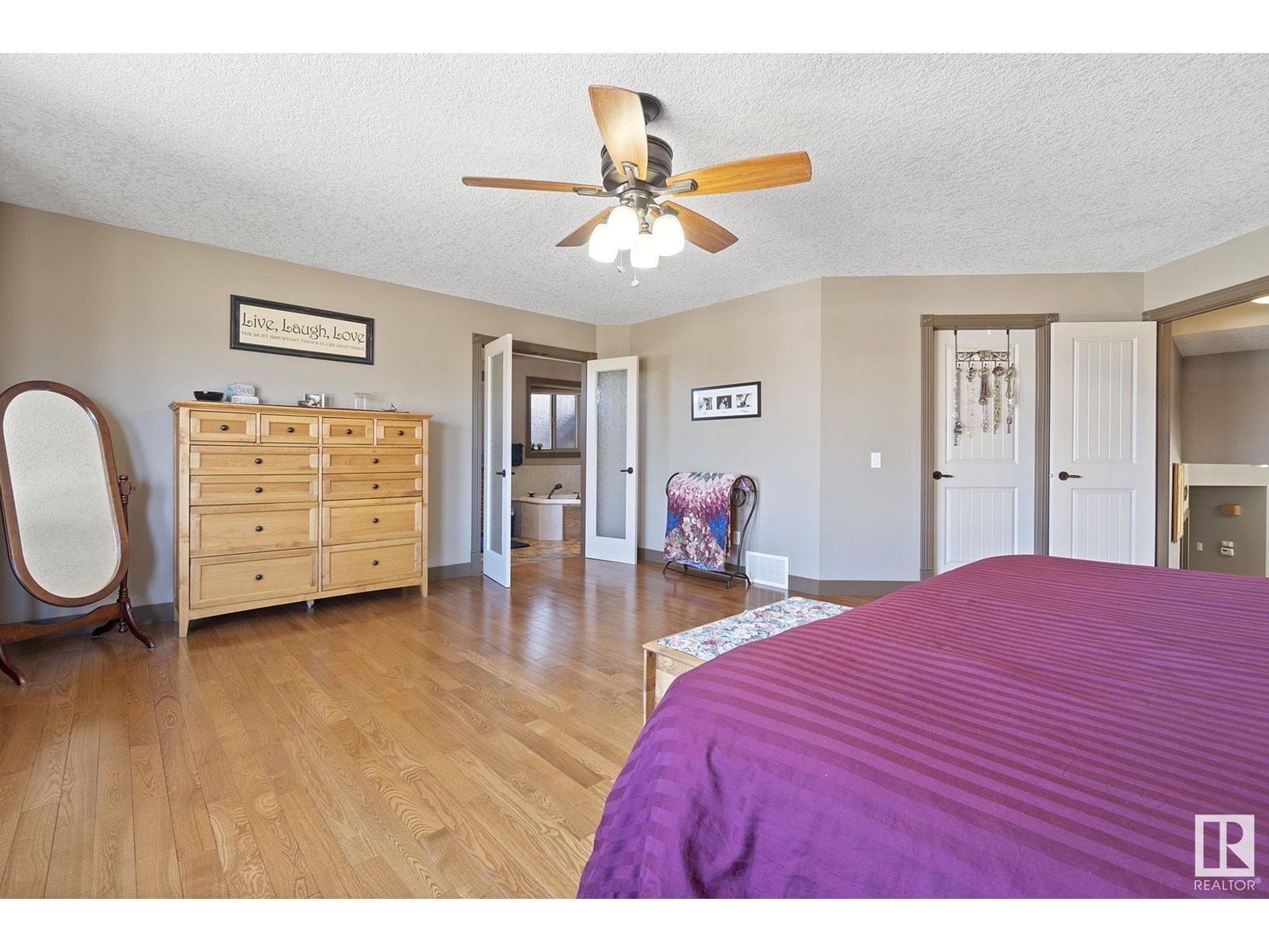 Property at 1 DILLWORTH CR image 4