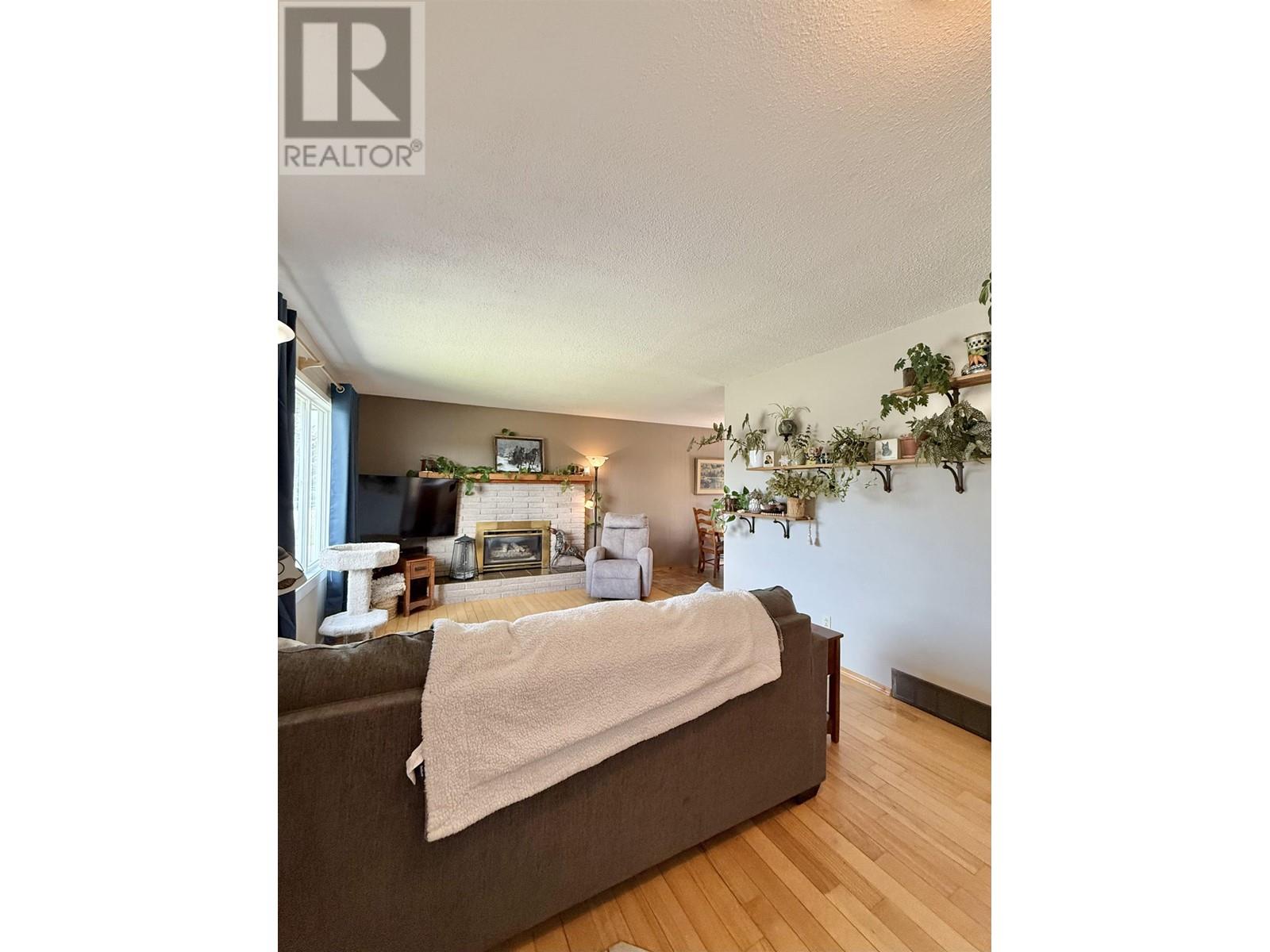 Property at 1090 WESTERN AVENUE image 4