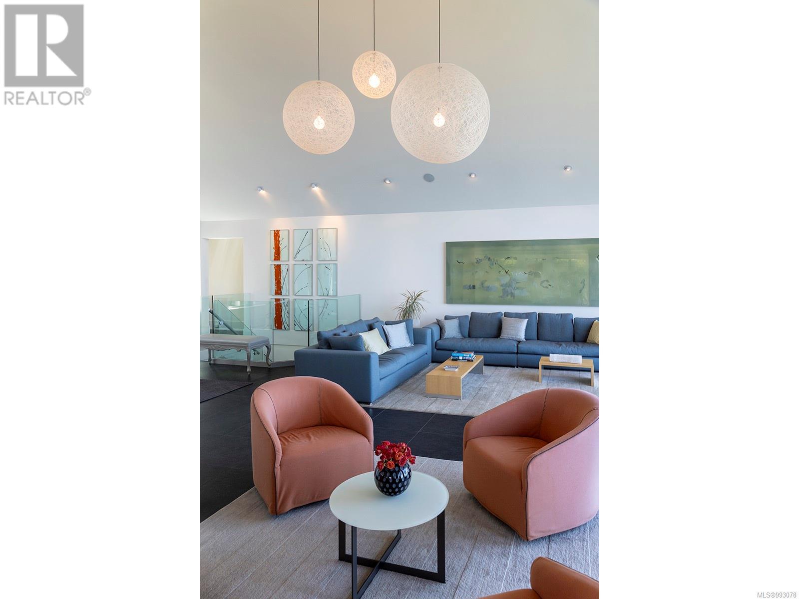 2950 Phyllis St, Saanich, British Columbia  V8N 1Z1 - Photo 38 - 993078