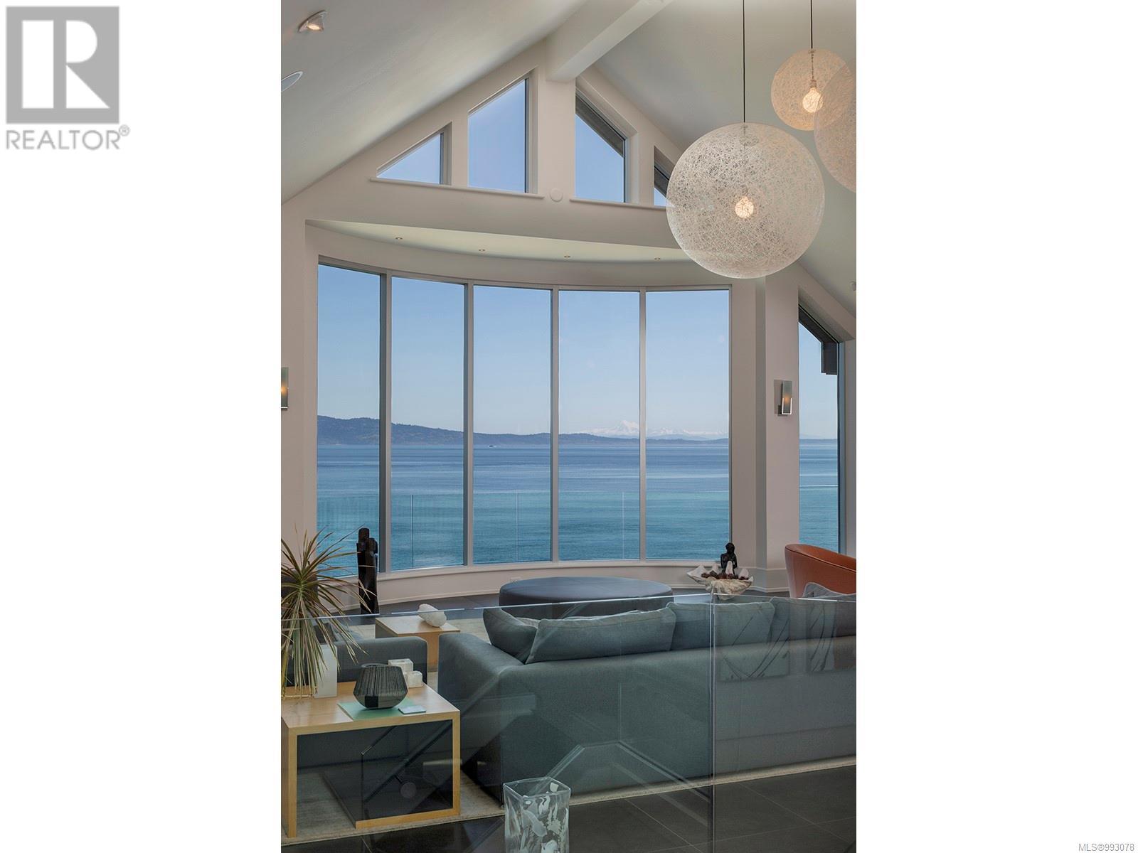 2950 Phyllis St, Saanich, British Columbia  V8N 1Z1 - Photo 5 - 993078