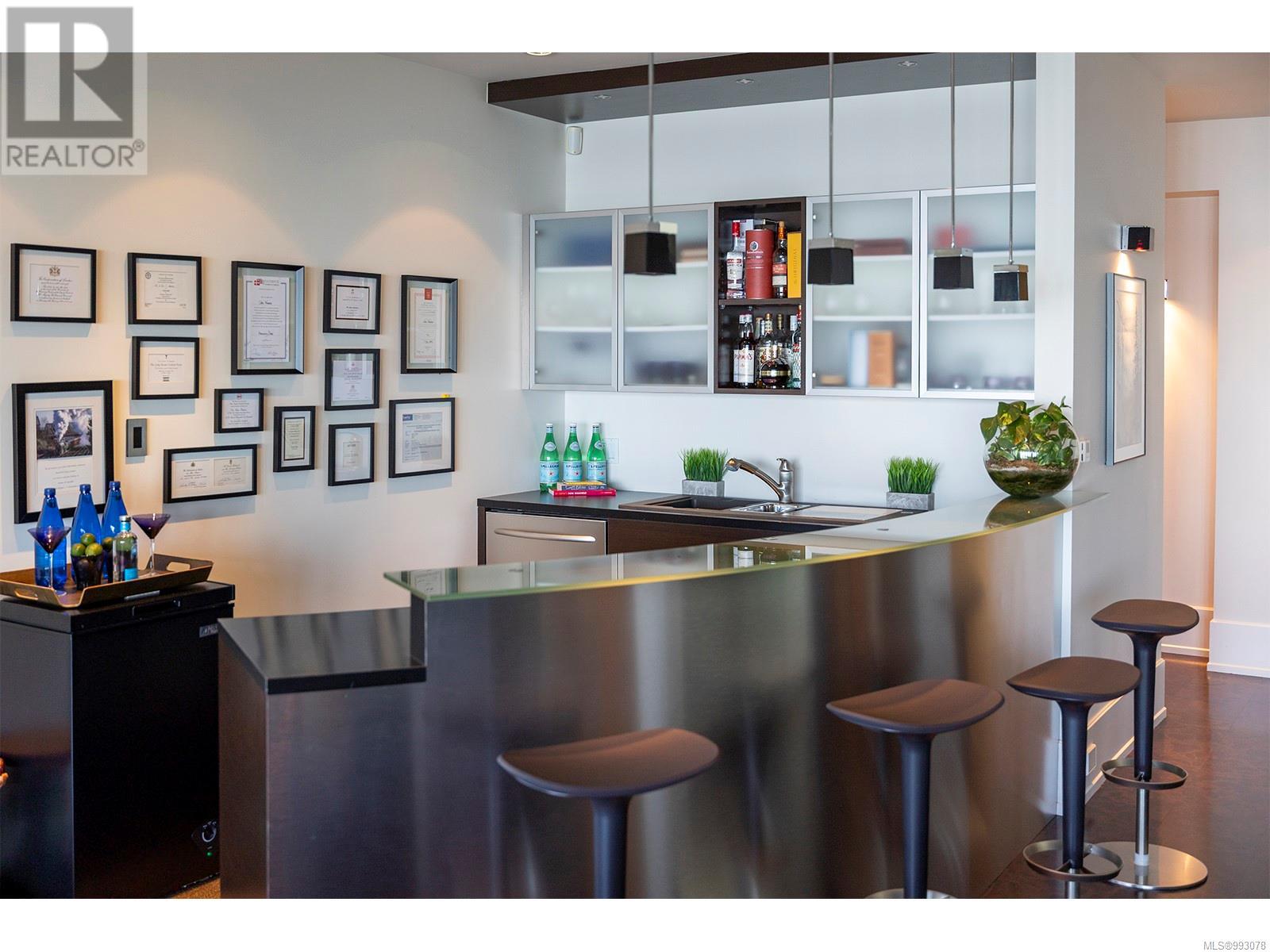 2950 Phyllis St, Saanich, British Columbia  V8N 1Z1 - Photo 55 - 993078