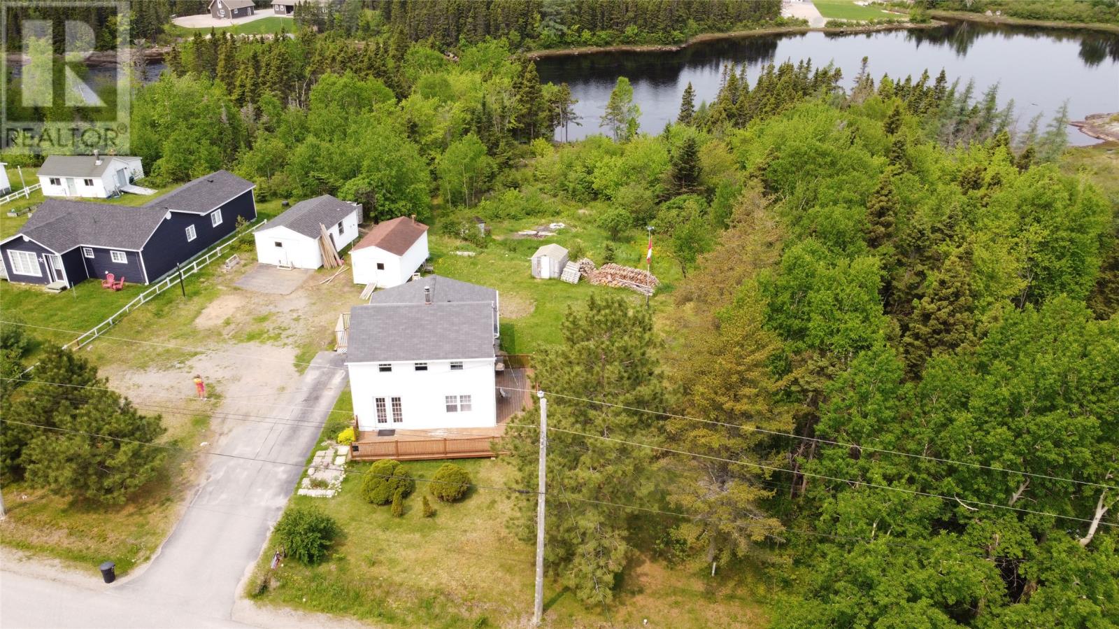 Property at 24 Riverside West Road W image 3