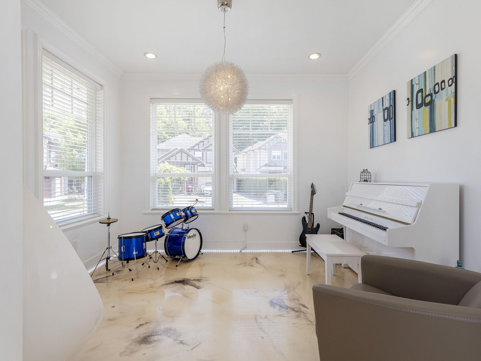 Property at 6455 143 STREET image 4