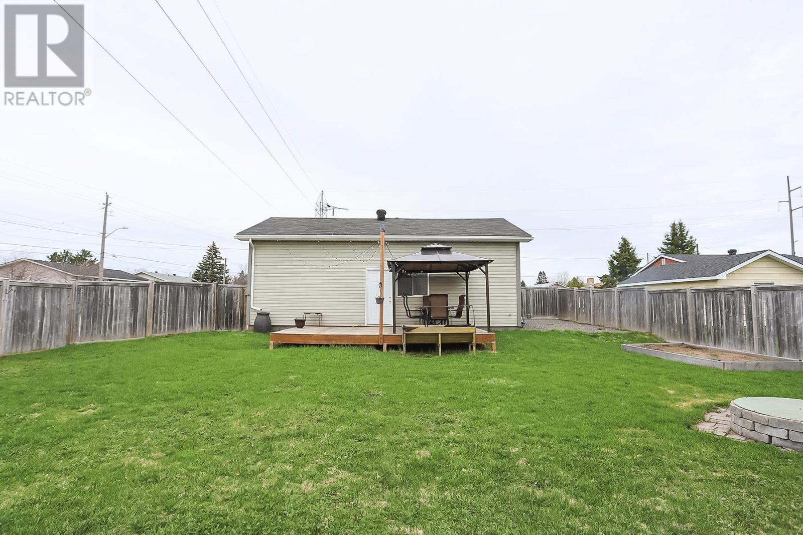 201 Churchill Ave, Sault Ste. Marie, Ontario  P6C 2P9 - Photo 5 - SM251010