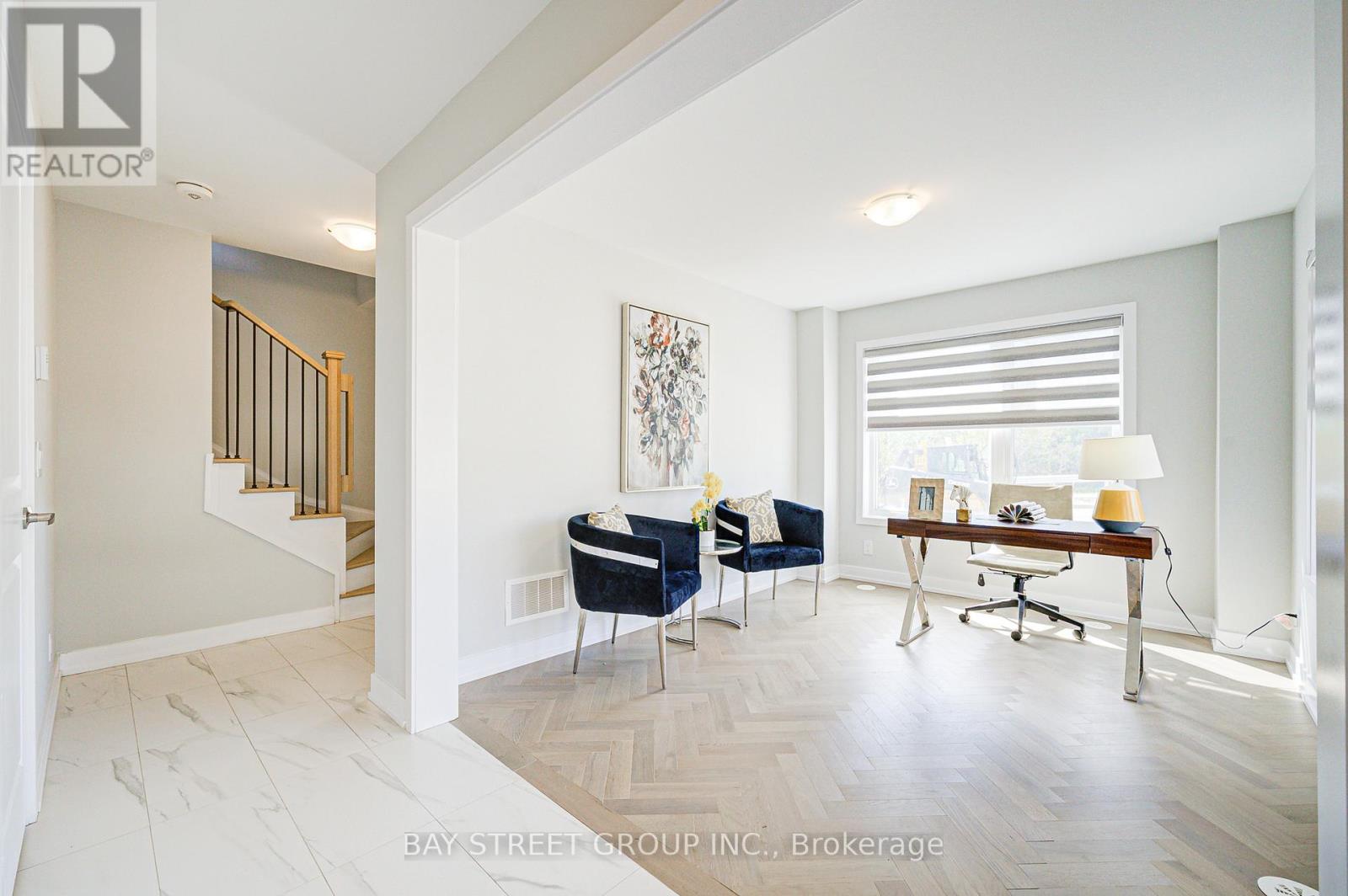 149 Yorkton Boulevard, Markham, Ontario  L6C 3L7 - Photo 5 - N12136053