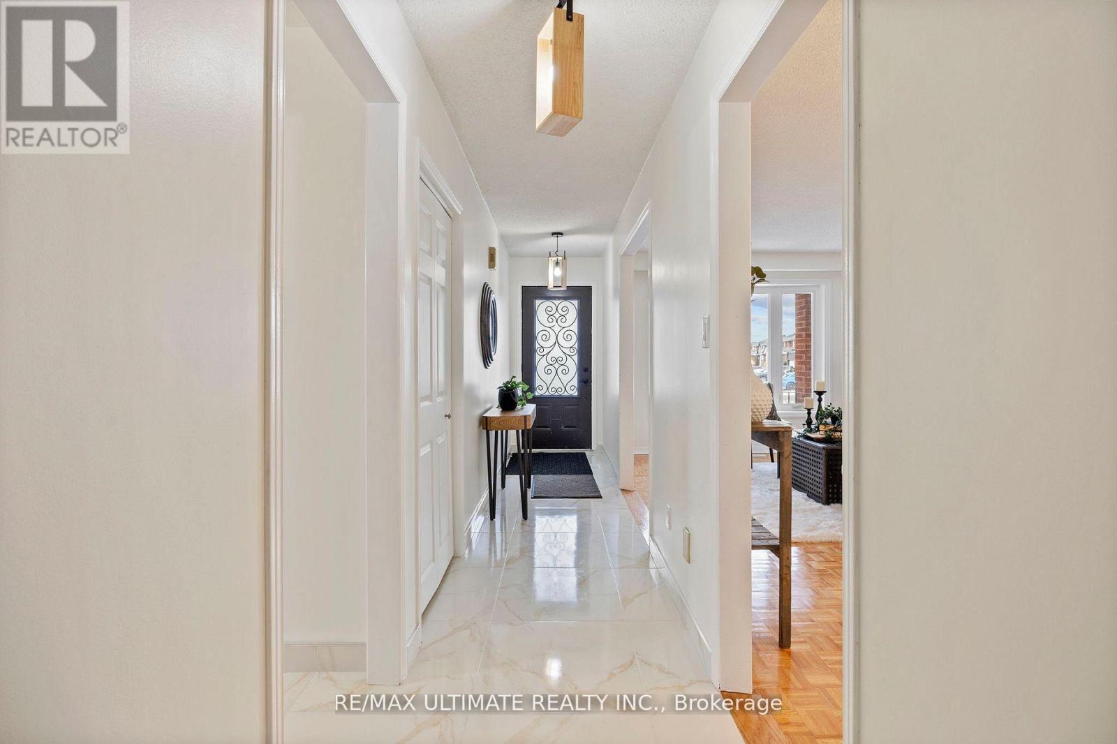 3126 Nawbrook Road, Mississauga, Ontario  L4Z 2V5 - Photo 5 - W12061595