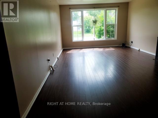 72 Kelly Street, Madawaska Valley, Ontario  K0J 1B0 - Photo 4 - X12109853