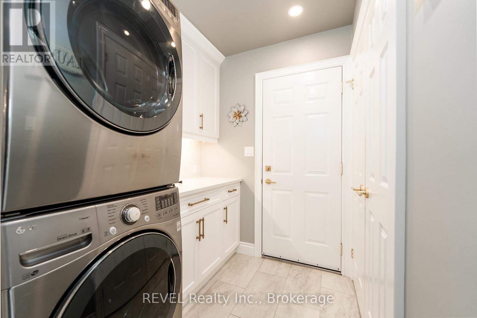3593 Glen Elgin Drive, Lincoln, Ontario  L0R 1S0 - Photo 29 - X12136120