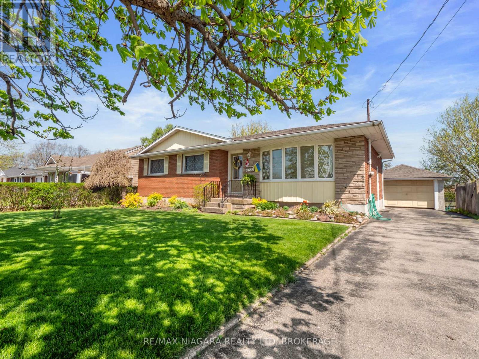 Property at 253 BERTIE STREET image 1