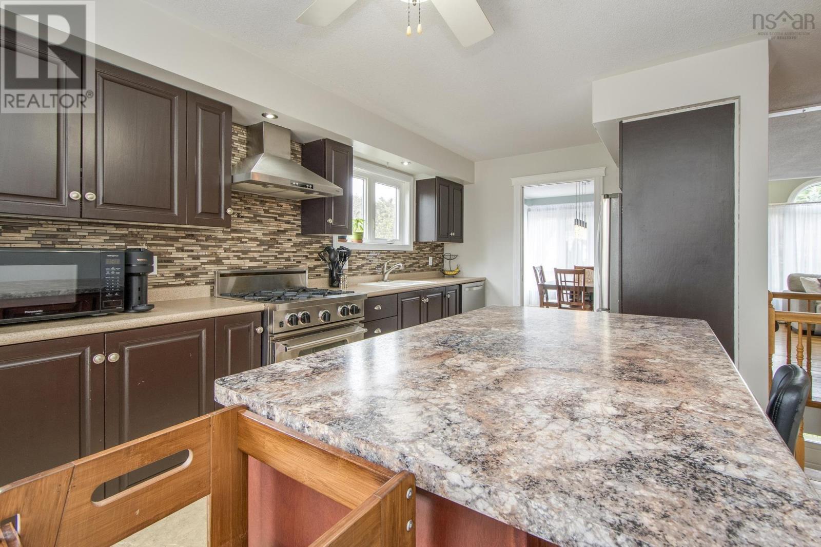 76 Sweeny Lane, Bridgewater, Nova Scotia  B4V 4A7 - Photo 8 - 202510354