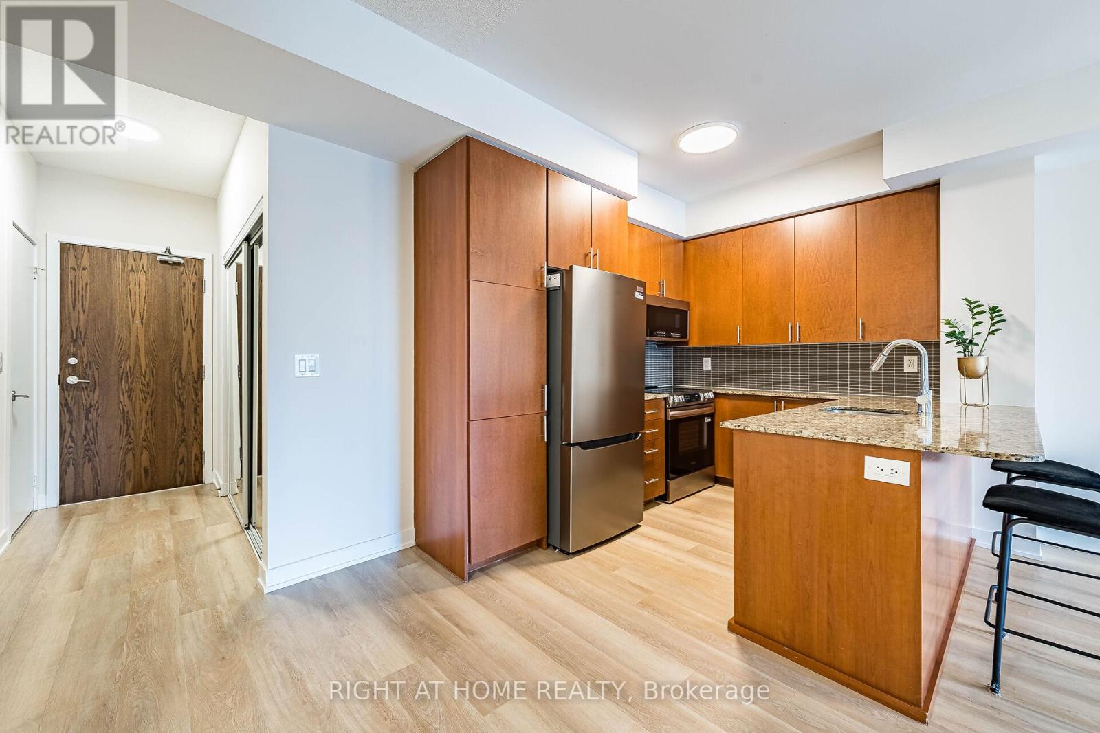 201 - 260 Sackville Street, Toronto, Ontario  M5A 0B3 - Photo 9 - C12136105
