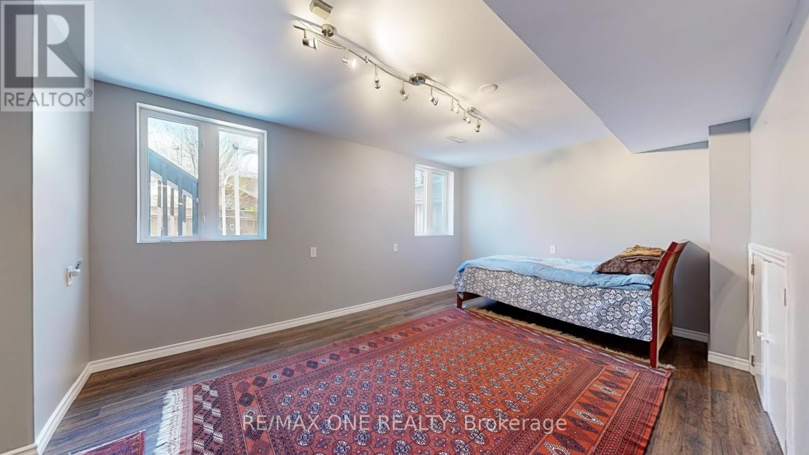 7 Laurendale Avenue, Georgina (Keswick South), Ontario  L4P 4A8 - Photo 34 - N12136092