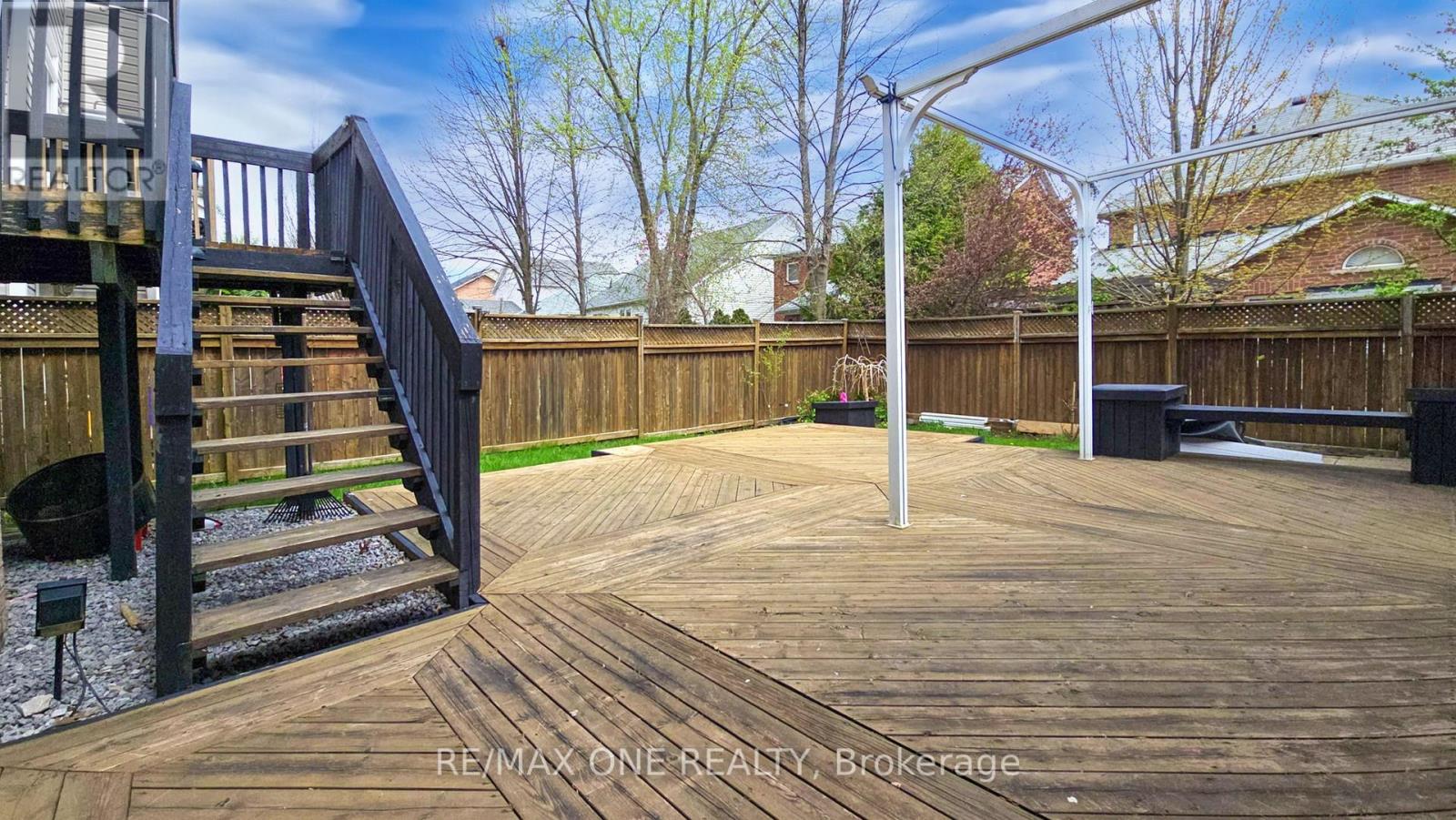 7 Laurendale Avenue, Georgina (Keswick South), Ontario  L4P 4A8 - Photo 37 - N12136092